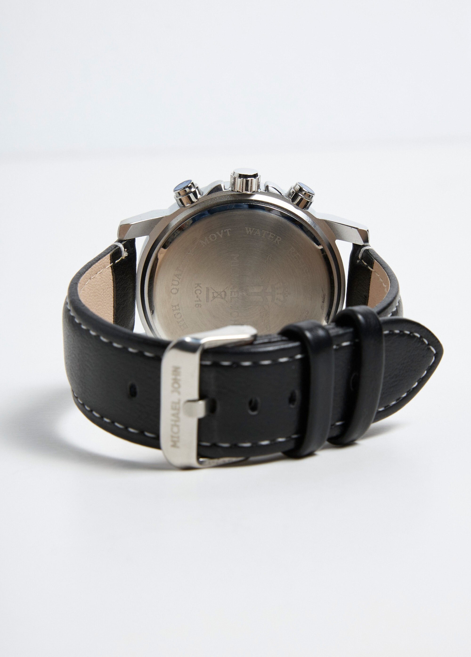 Round_chronograph_watch_in_stainless_steel_and_leather_Black_DE2_slim