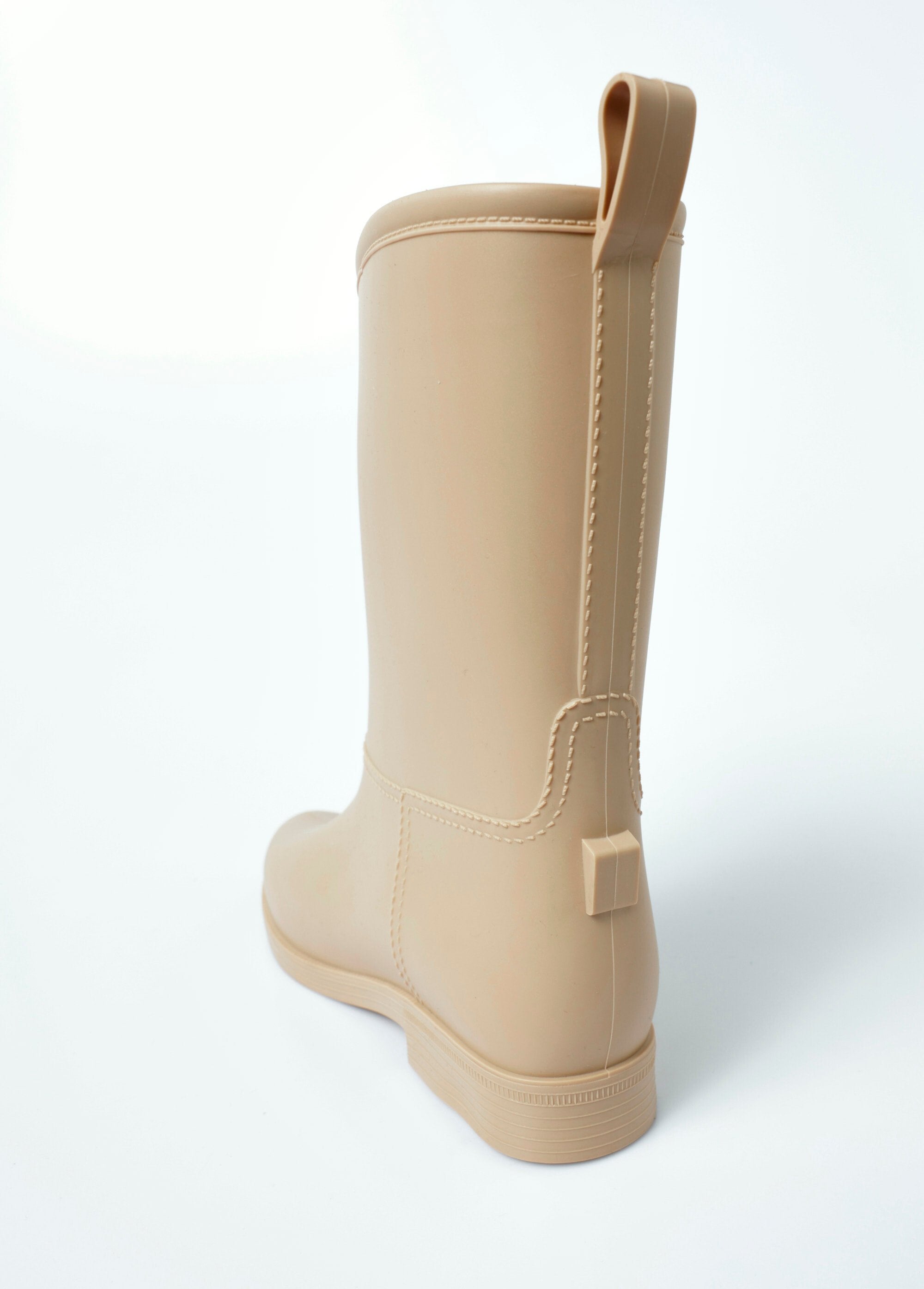 Rain_boots_with_visible_seams_Beige_DO1_slim