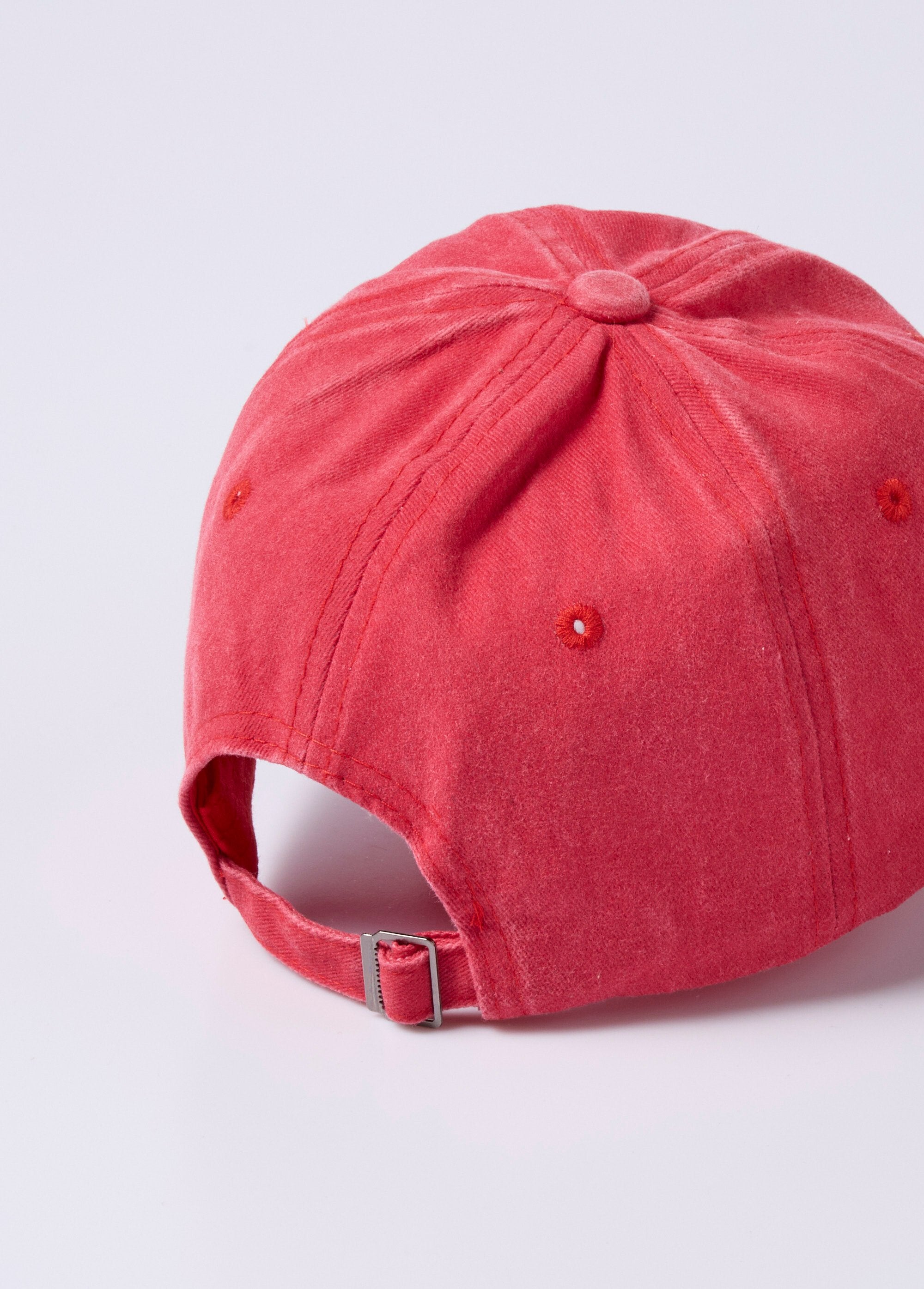 Men's_cap_in_colored_denim_canvas_Red_DO1_slim