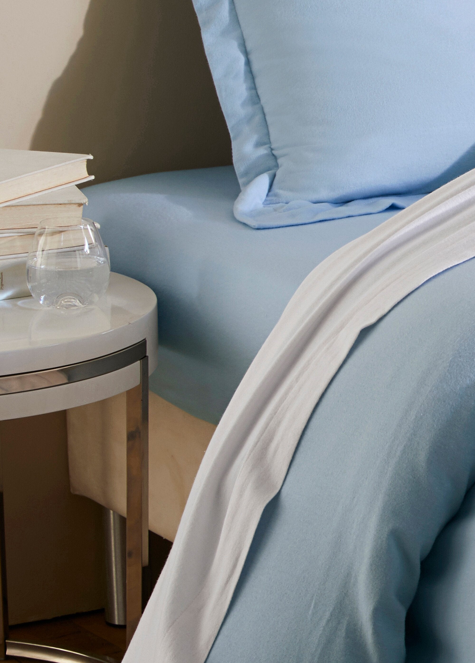 Plain_cotton_flannel_fitted_sheet_165g_interlocking_Fig_DE1_slim