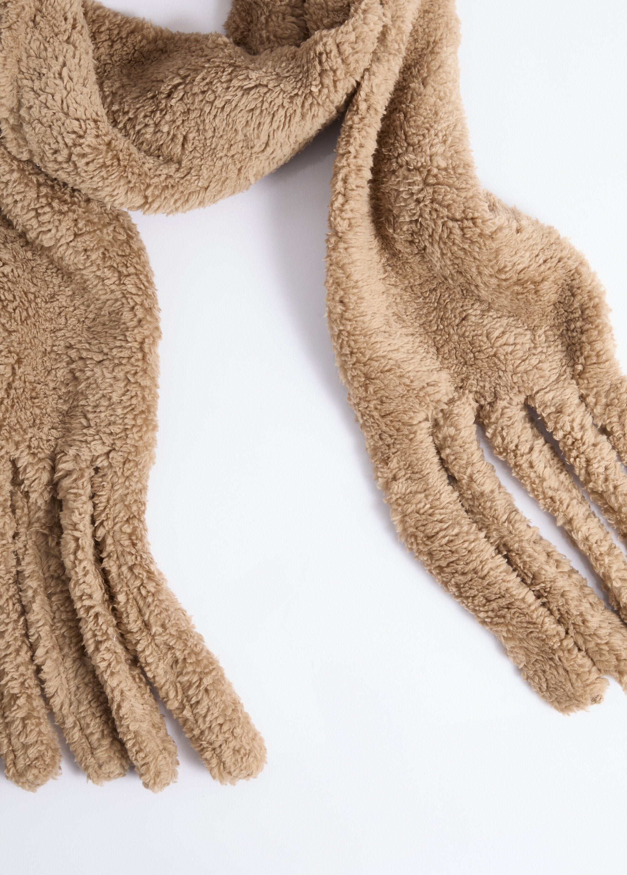 Warm_scarf,_plain_sherpa-style_fleece_Mole_DE1_slim