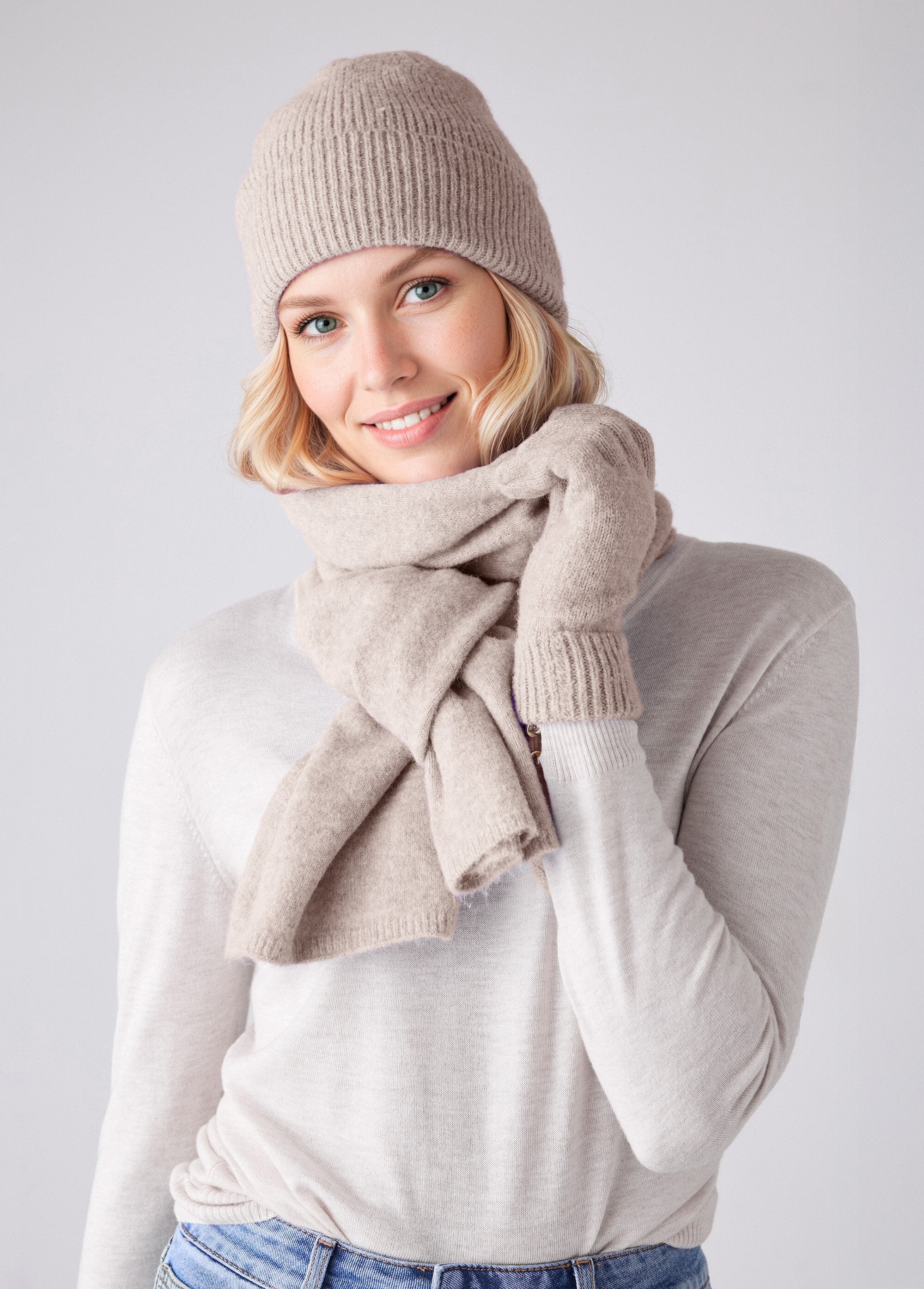 Warm_knitted_scarf_with_wool_Parma_SF1_slim