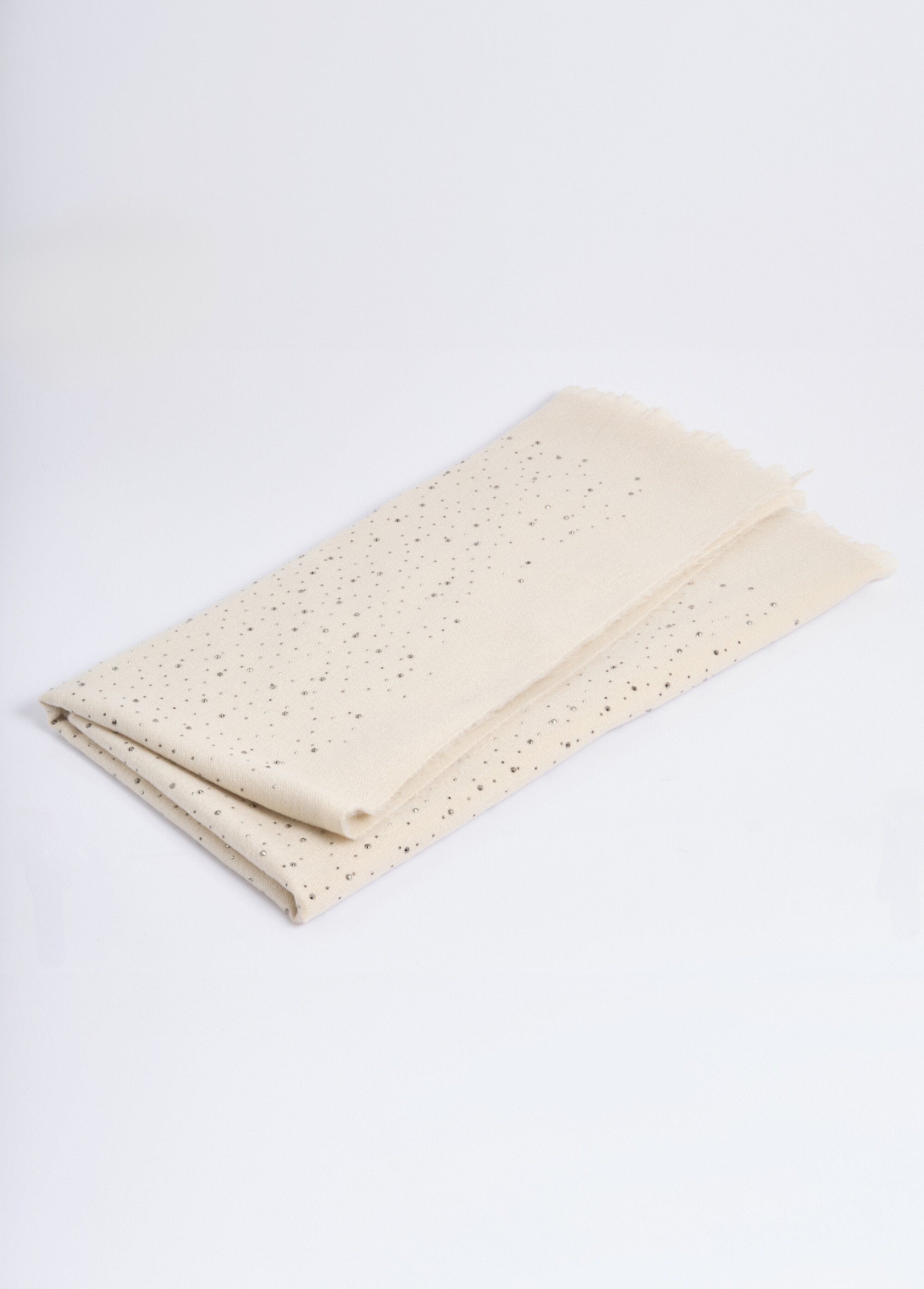 Fine_wool_scarf_with_rhinestones_White_DE1_slim
