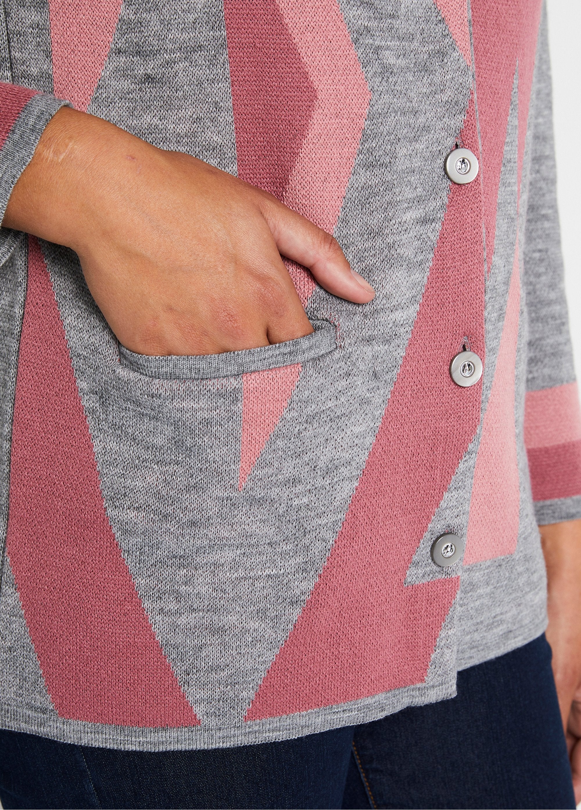 Mid-length_buttoned_jacquard_cardigan_with_wool_Gray_and_pink_DE2_slim