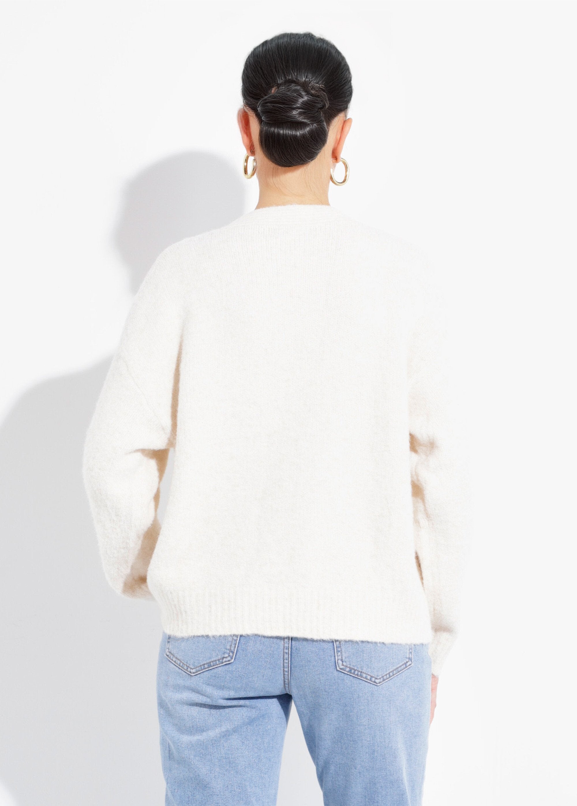 Warm_wool_vest,_metal_jewel_buttons_Ecru_DO1_slim