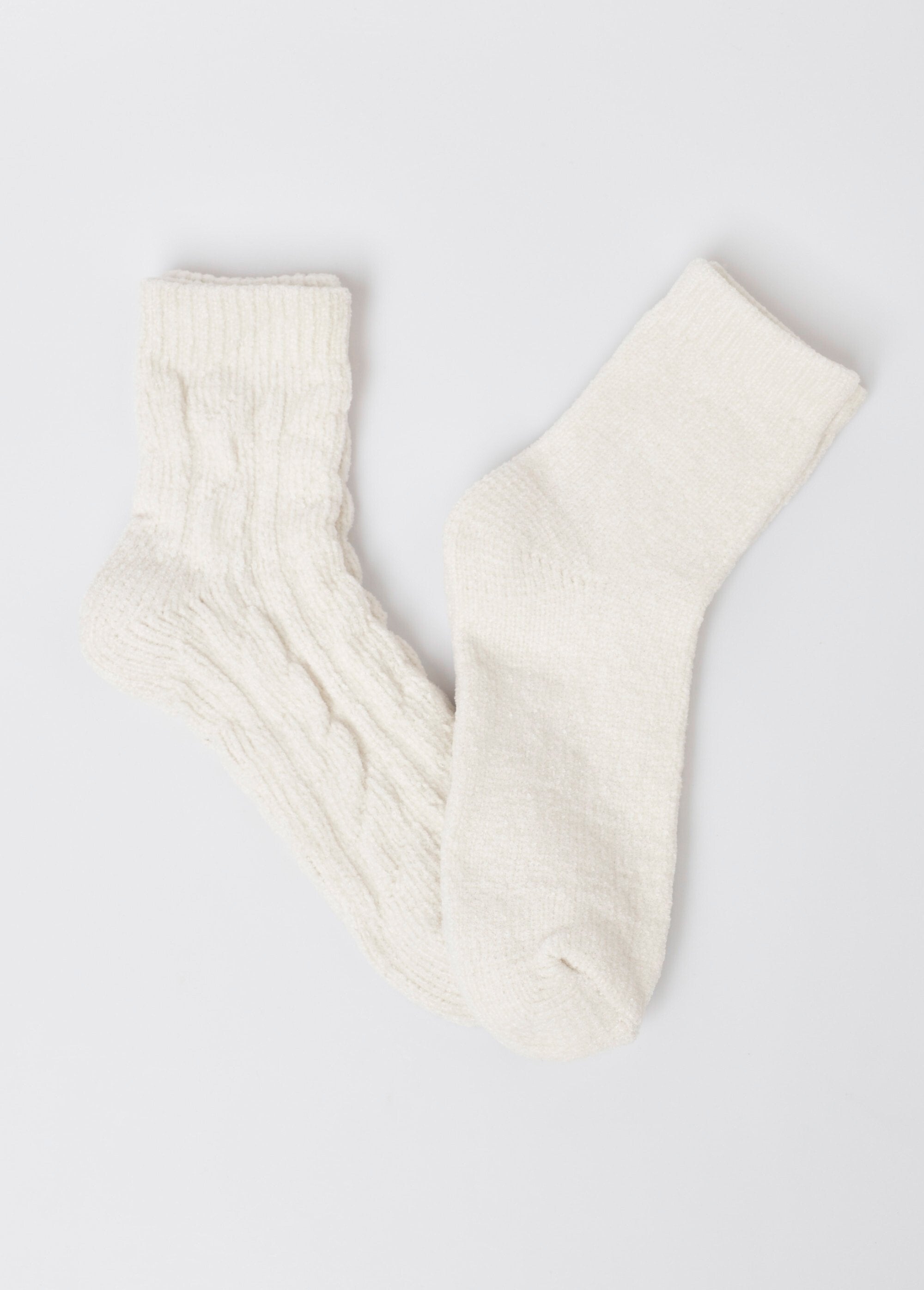 Pack_of_2_soft_chenille_socks_Ecru_FA1_slim