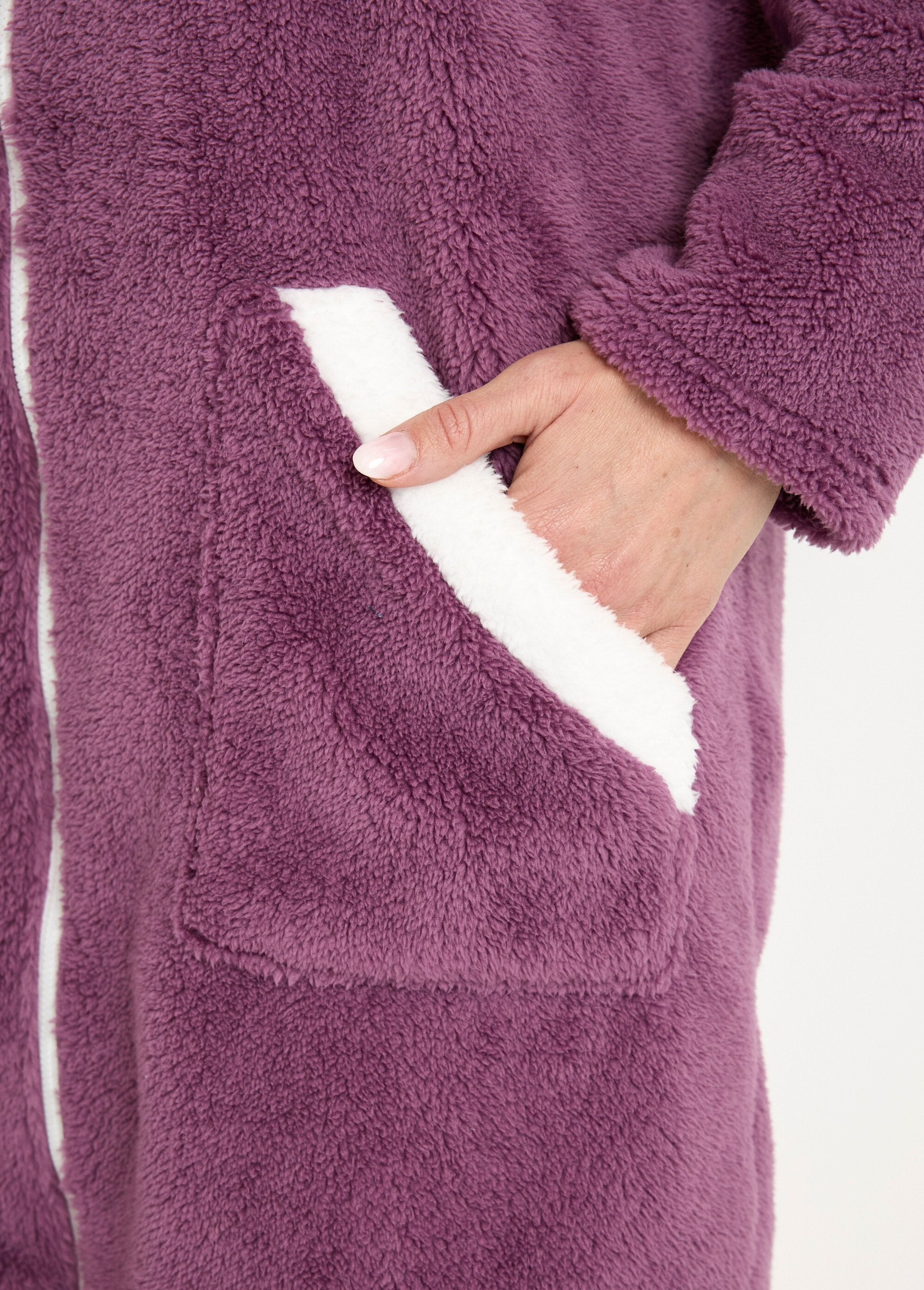 Short_zipped_bathrobe_with_high_collar_and_plush_mesh_Plum_DE2_slim
