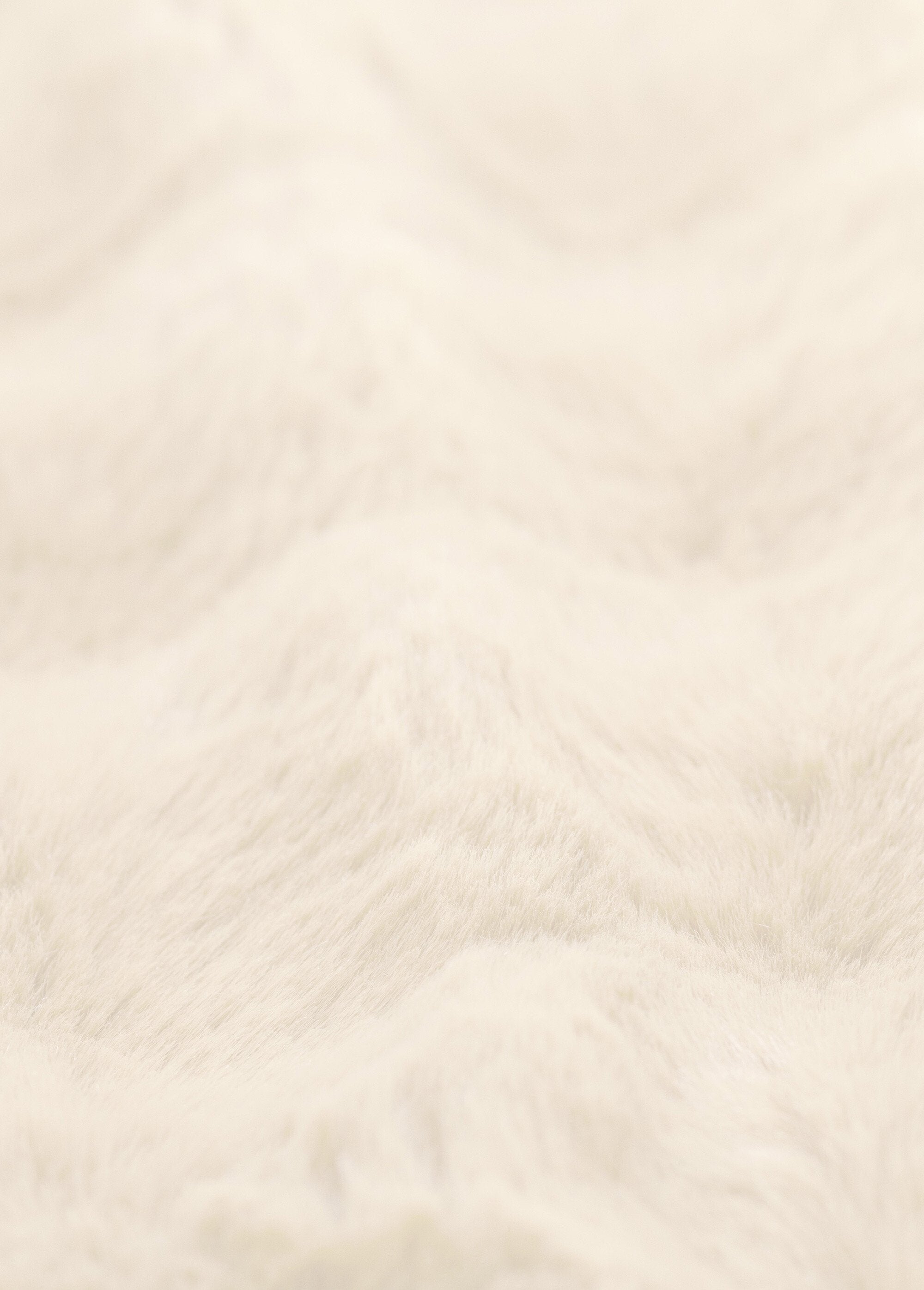 Ribbed_faux_fur_throw_1.8m_x_1.3m_Ivory_DE1_slim