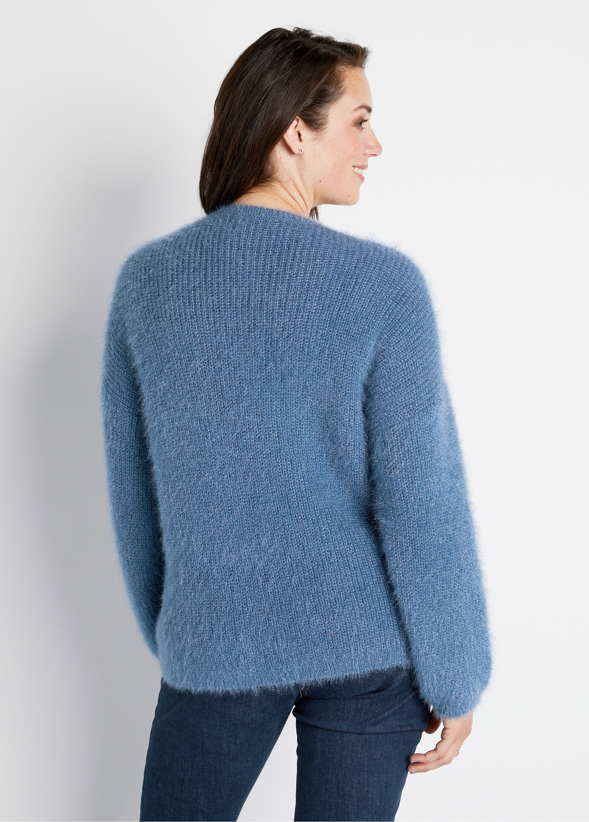 Soft_colorblock_hairy_knit_sweater_Blue_and_ecru_DO1_curvy
