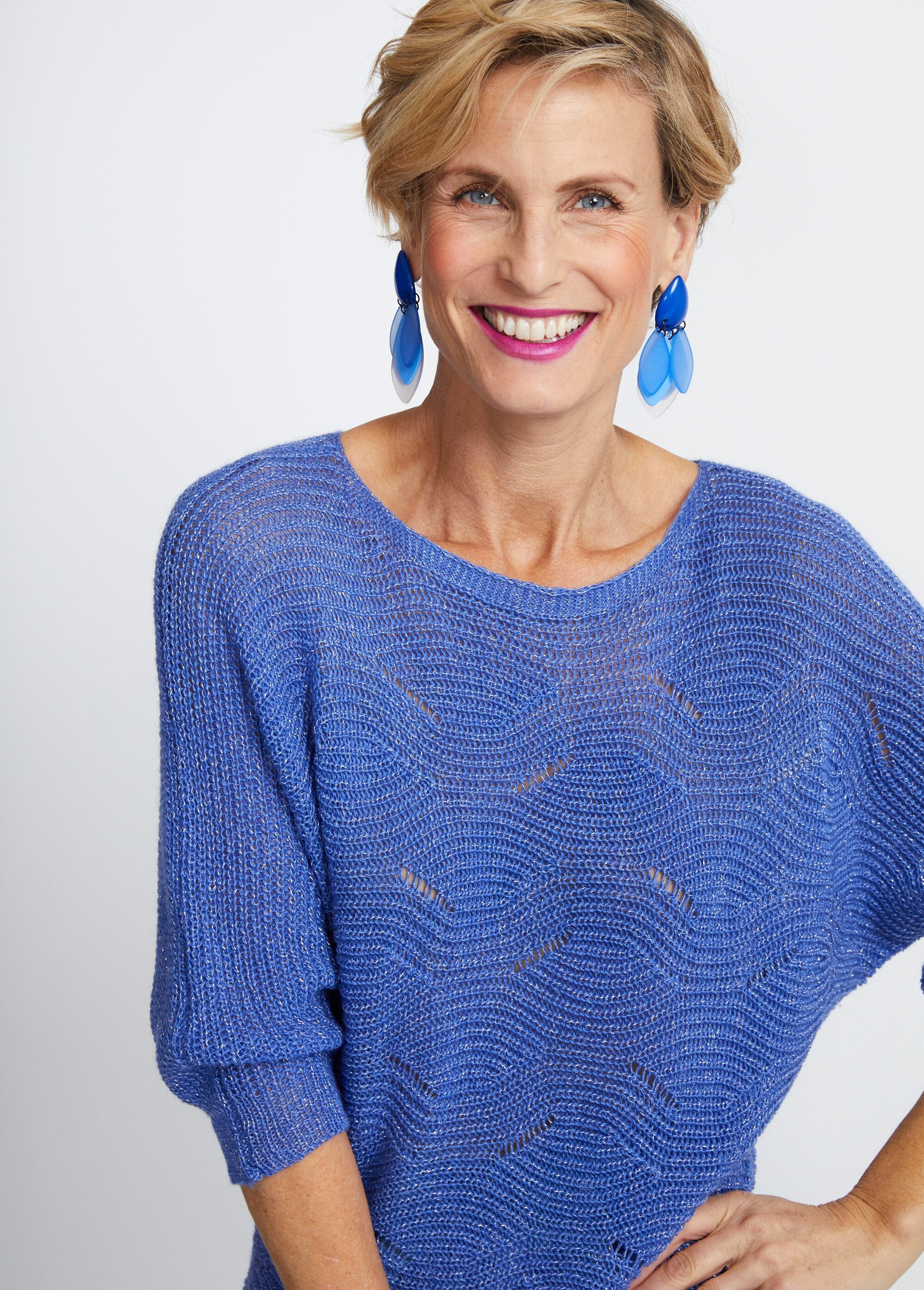 Openwork_box_volume_relief_knit_sweater_Blue_DE1_slim