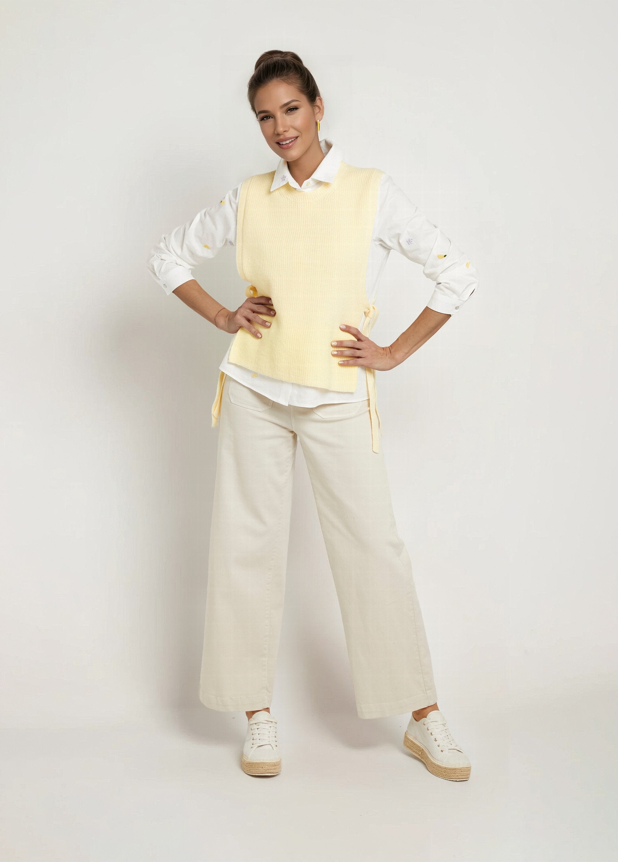Sleeveless_sweater_with_side_tie_Light_yellow_SF1_slim