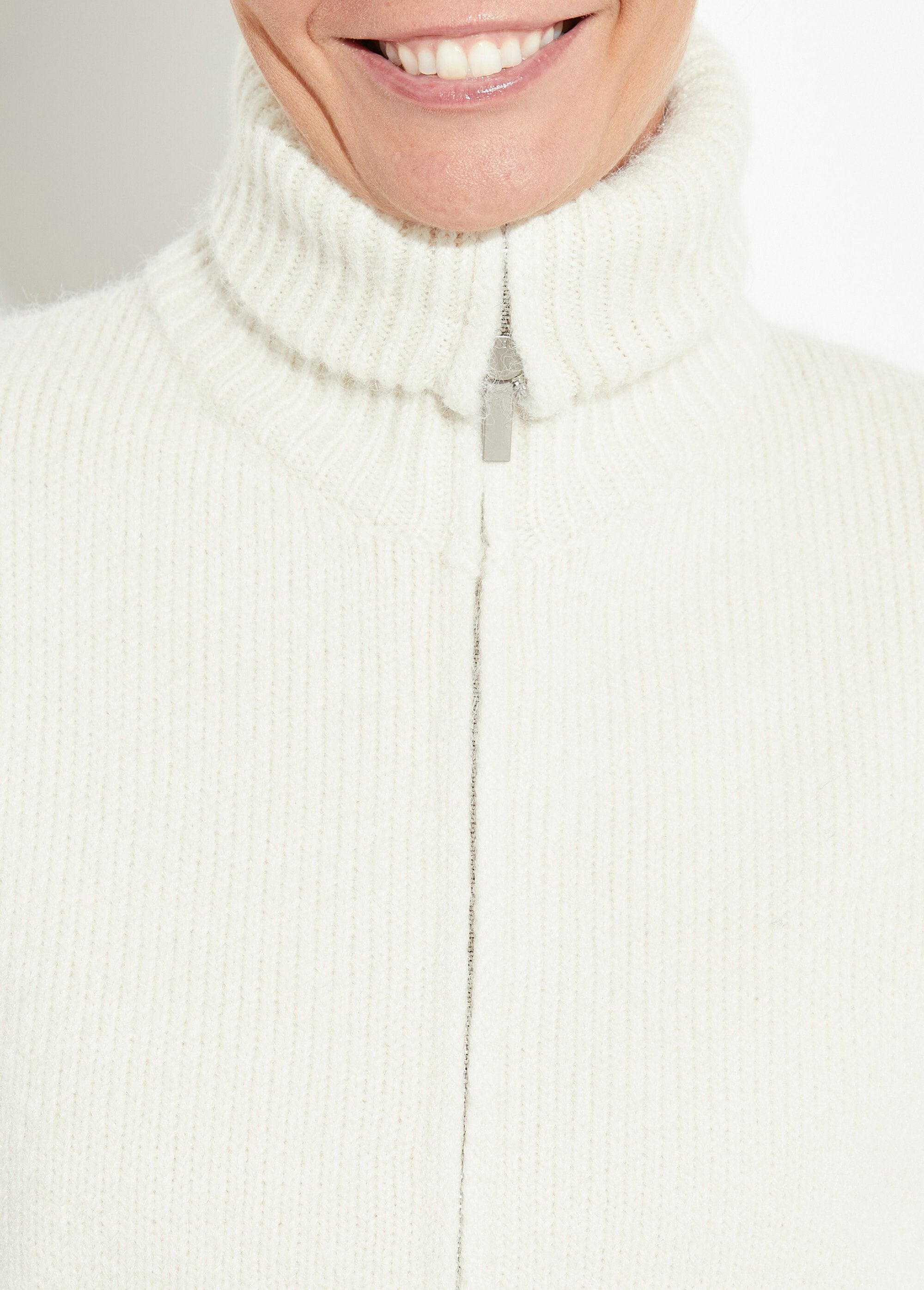 Zip-up_knit_sweater_with_a_high_neck_Beige_DE1_slim
