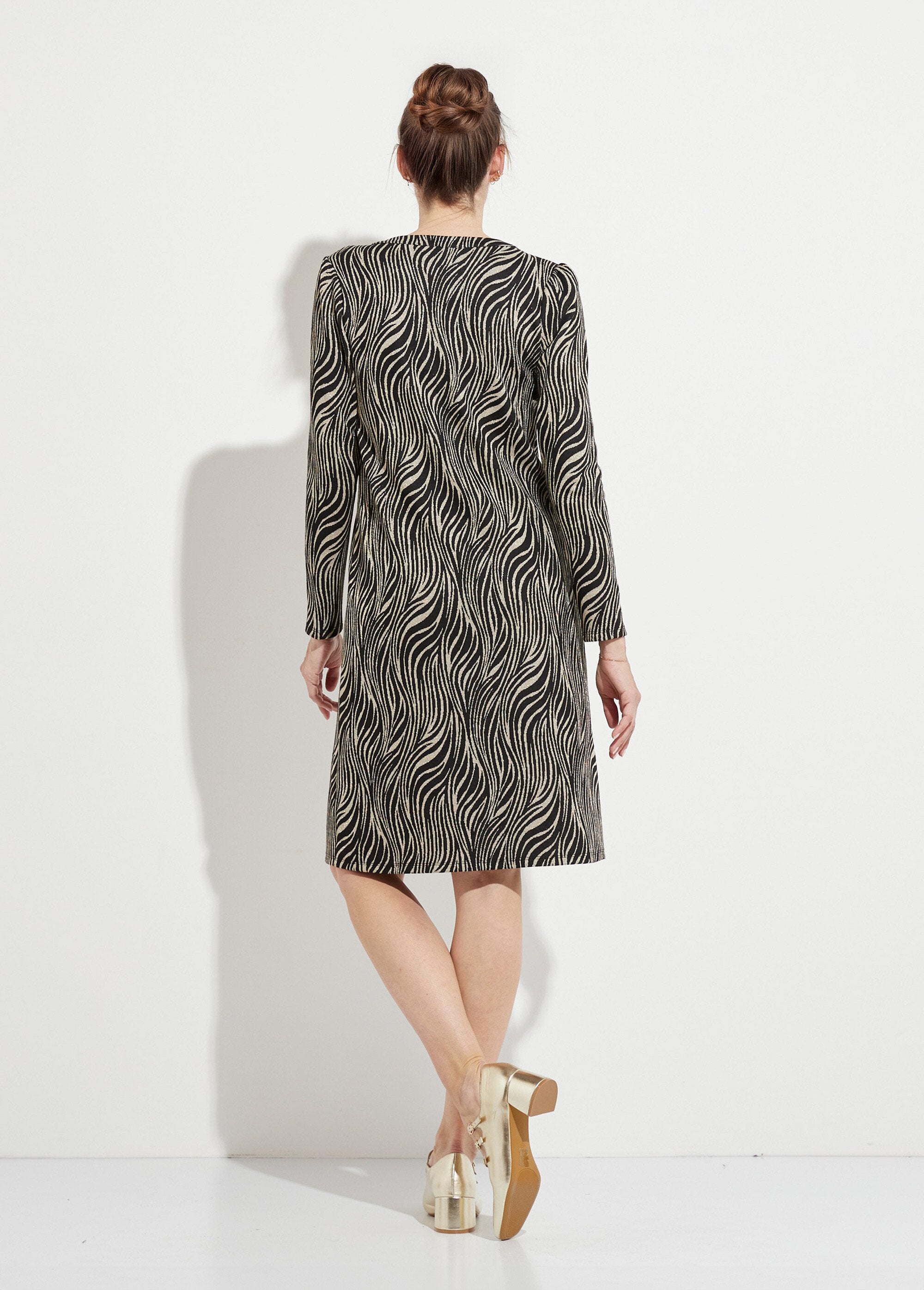 Short_loose_zebra_jacquard_dress_Black_and_white_DO1_slim