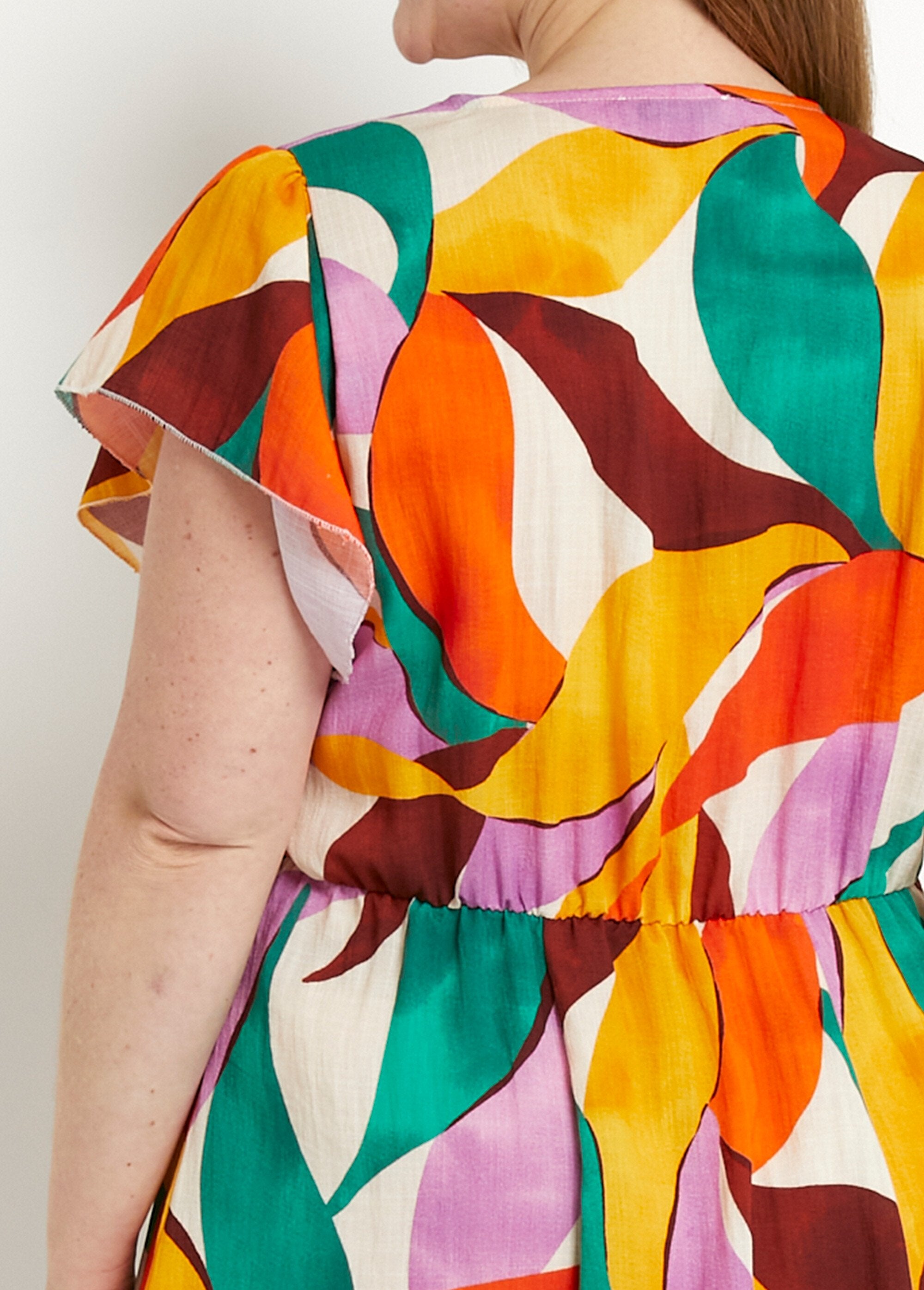 Short_V-neck_dress_with_floral_print_linen_look_Orange_and_green_DE1_curvy