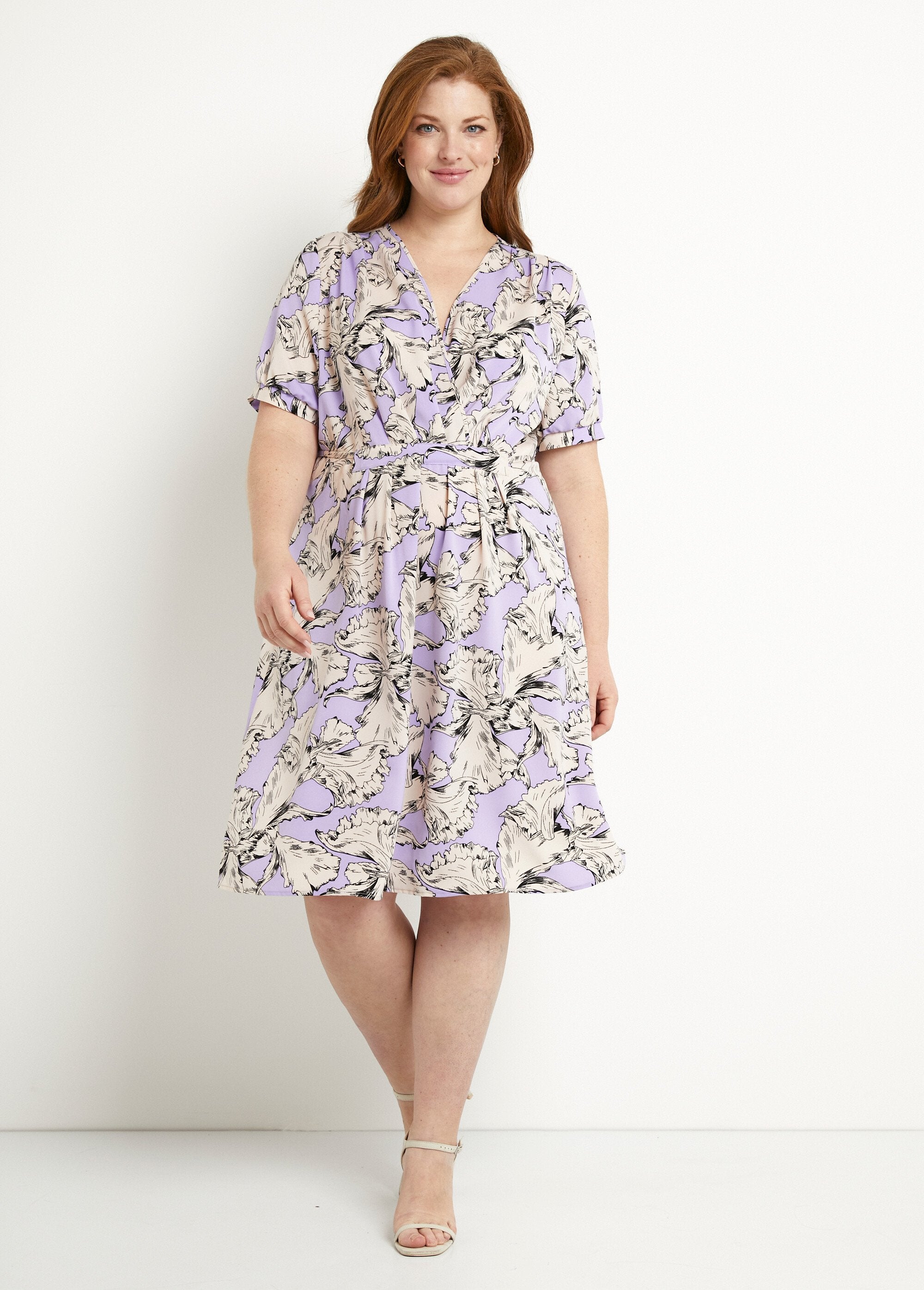 Short_wrap_dress_with_flowing_graphic_pattern_Purple_and_white_FA1_curvy