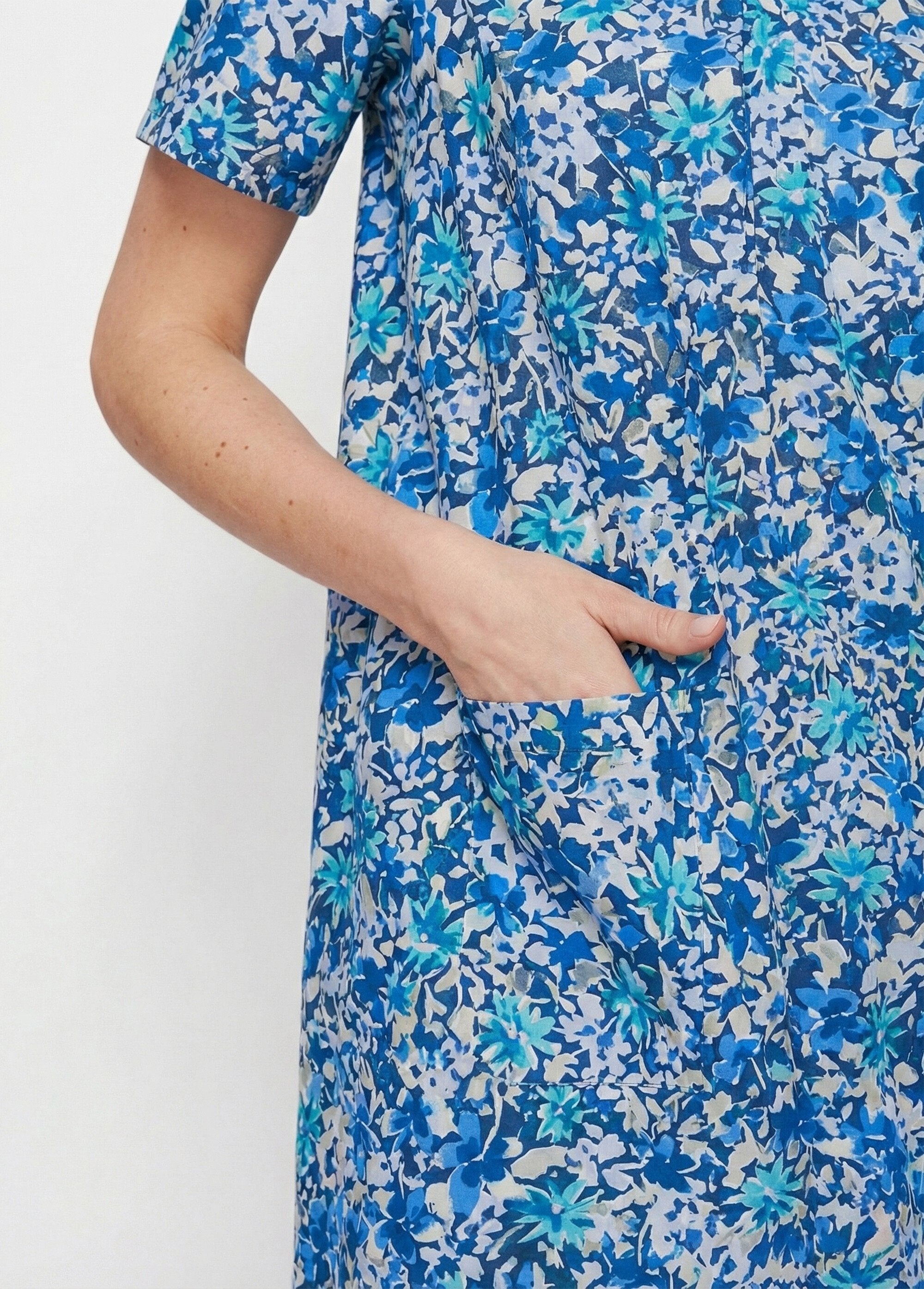 Printed_mid-length_apron_dress_Turquoise_and_navy_DE2_slim