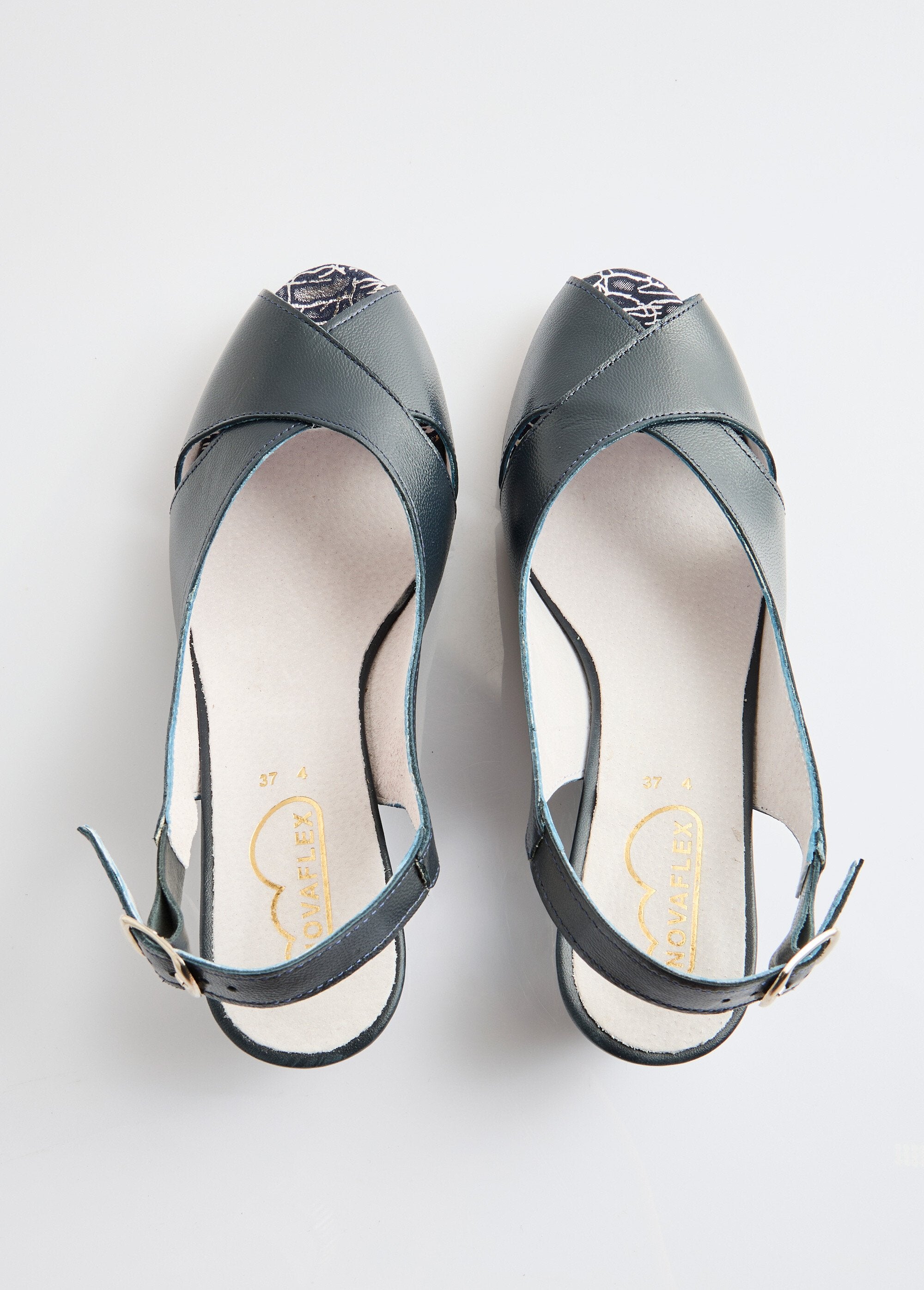 Comfortable_leather_open_toe_sandals_Marine_OV1_slim