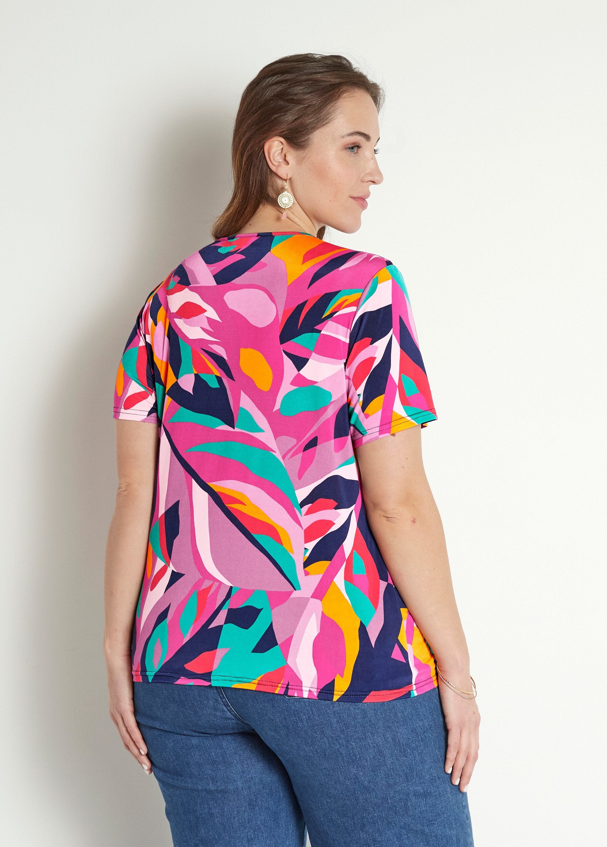 Loose_V-neck_short-sleeved_printed_T-shirt_Multicolor_DO1_curvy