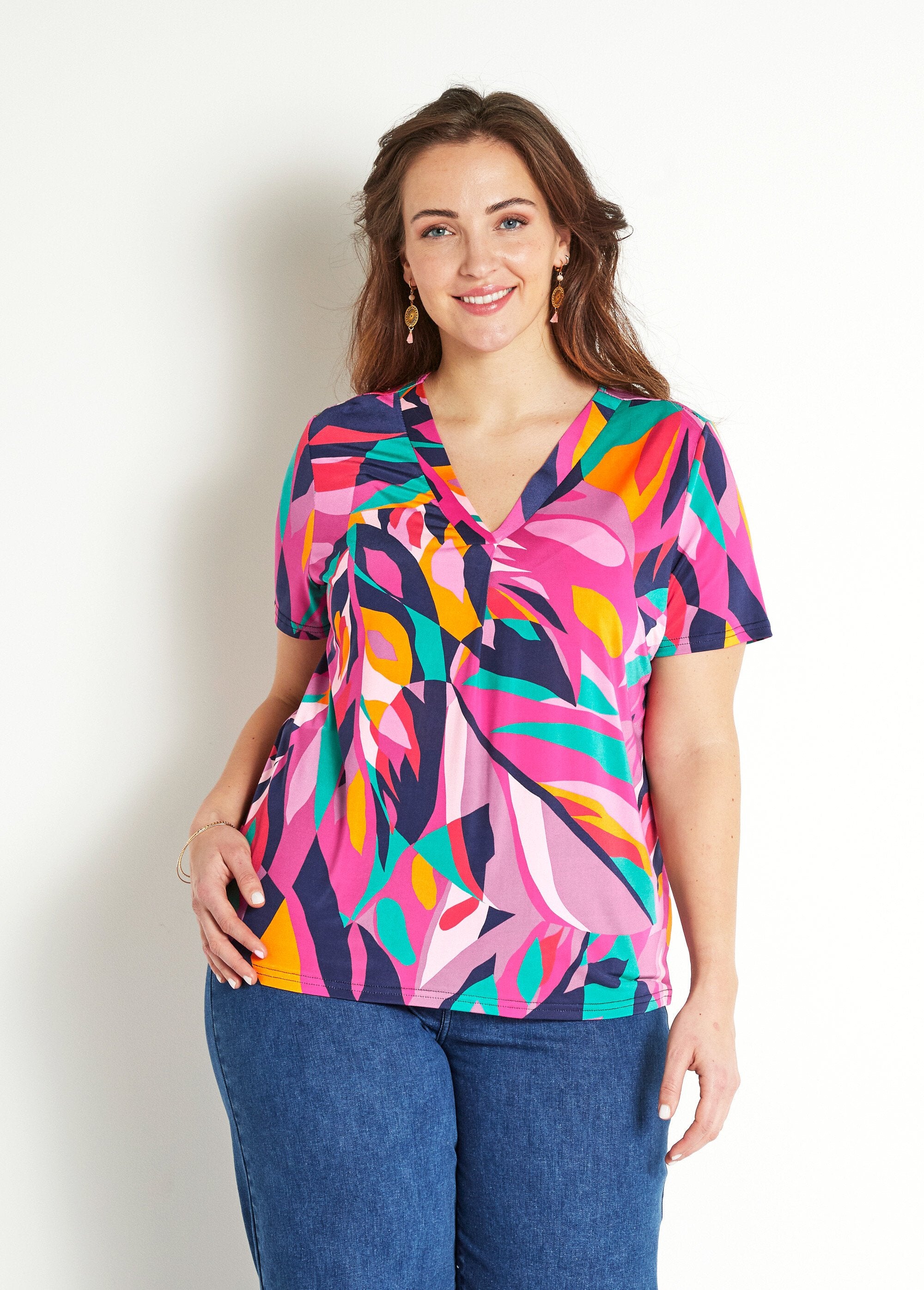 Loose_V-neck_short-sleeved_printed_T-shirt_Multicolor_FA1_curvy