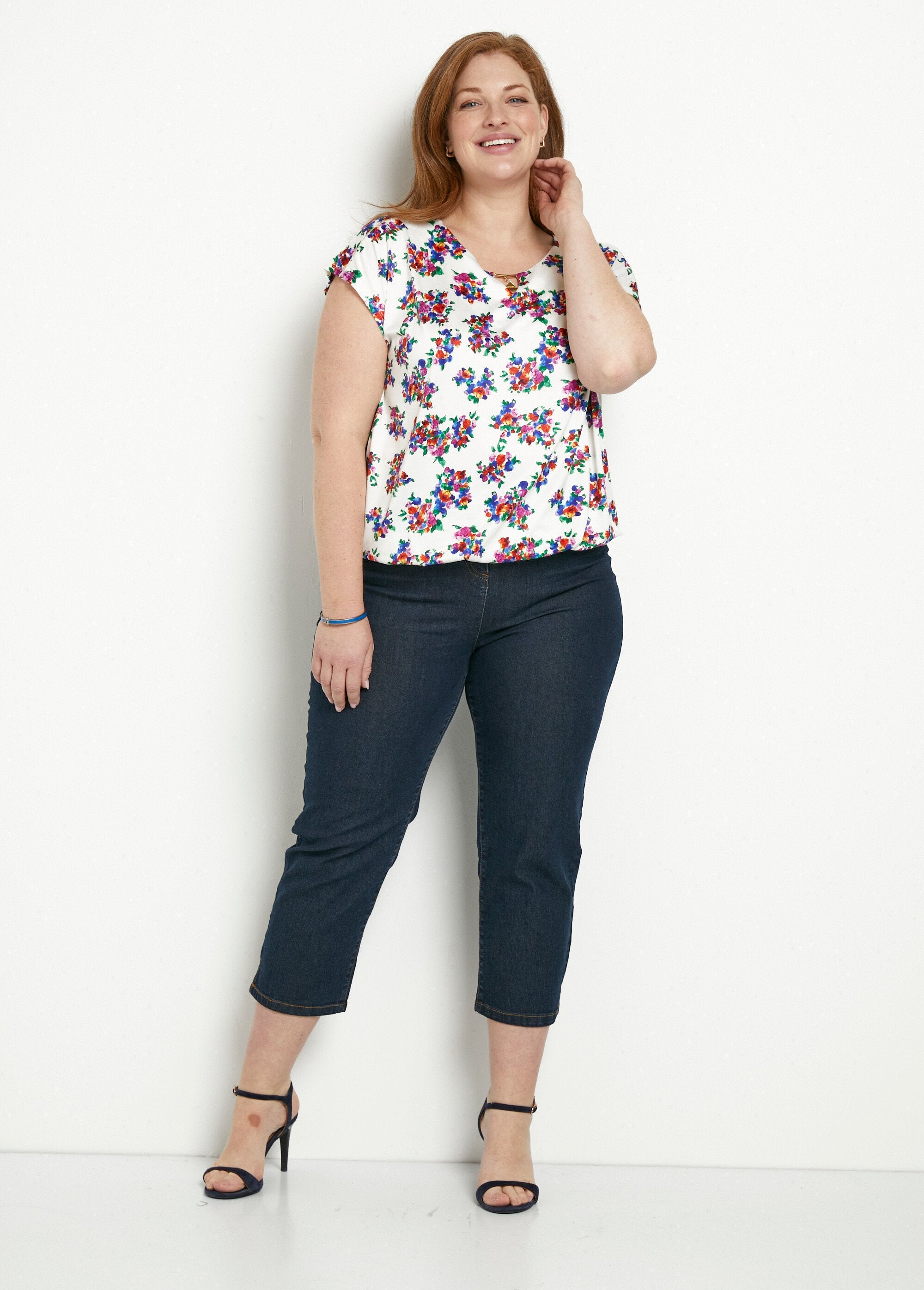 Floral_jewel_collar_blouse_T-shirt_White_background_SF1_curvy