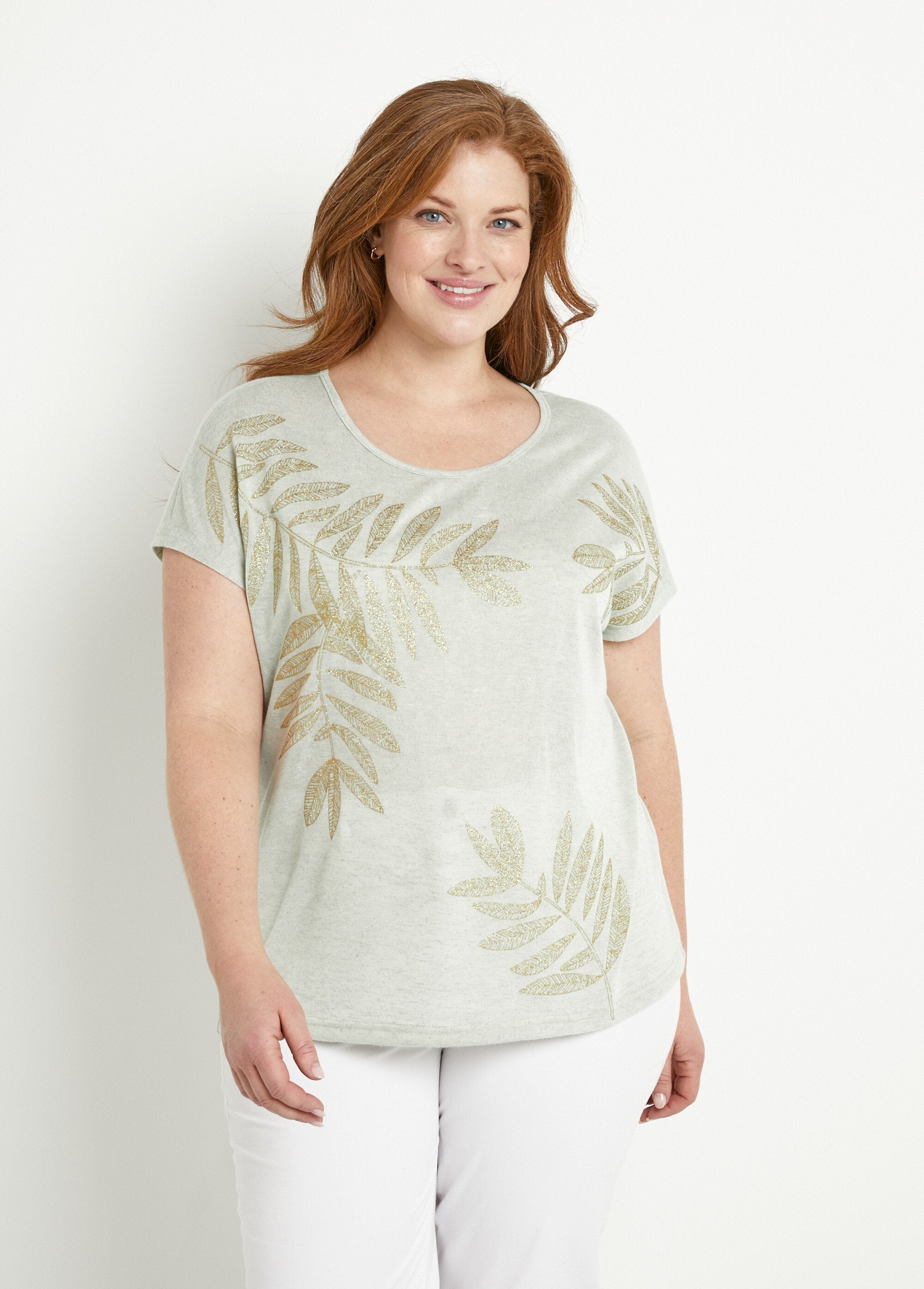 Round_neck_t-shirt_with_slub_knit_and_gold_pattern_Sage_FA1_curvy