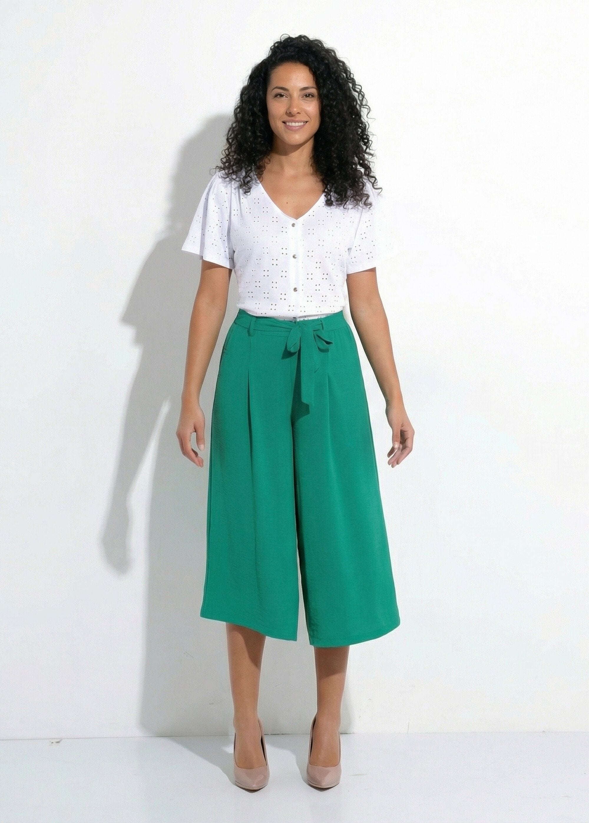 V-neck_knit_T-shirt_with_embroidered_effect_White_SF1_slim