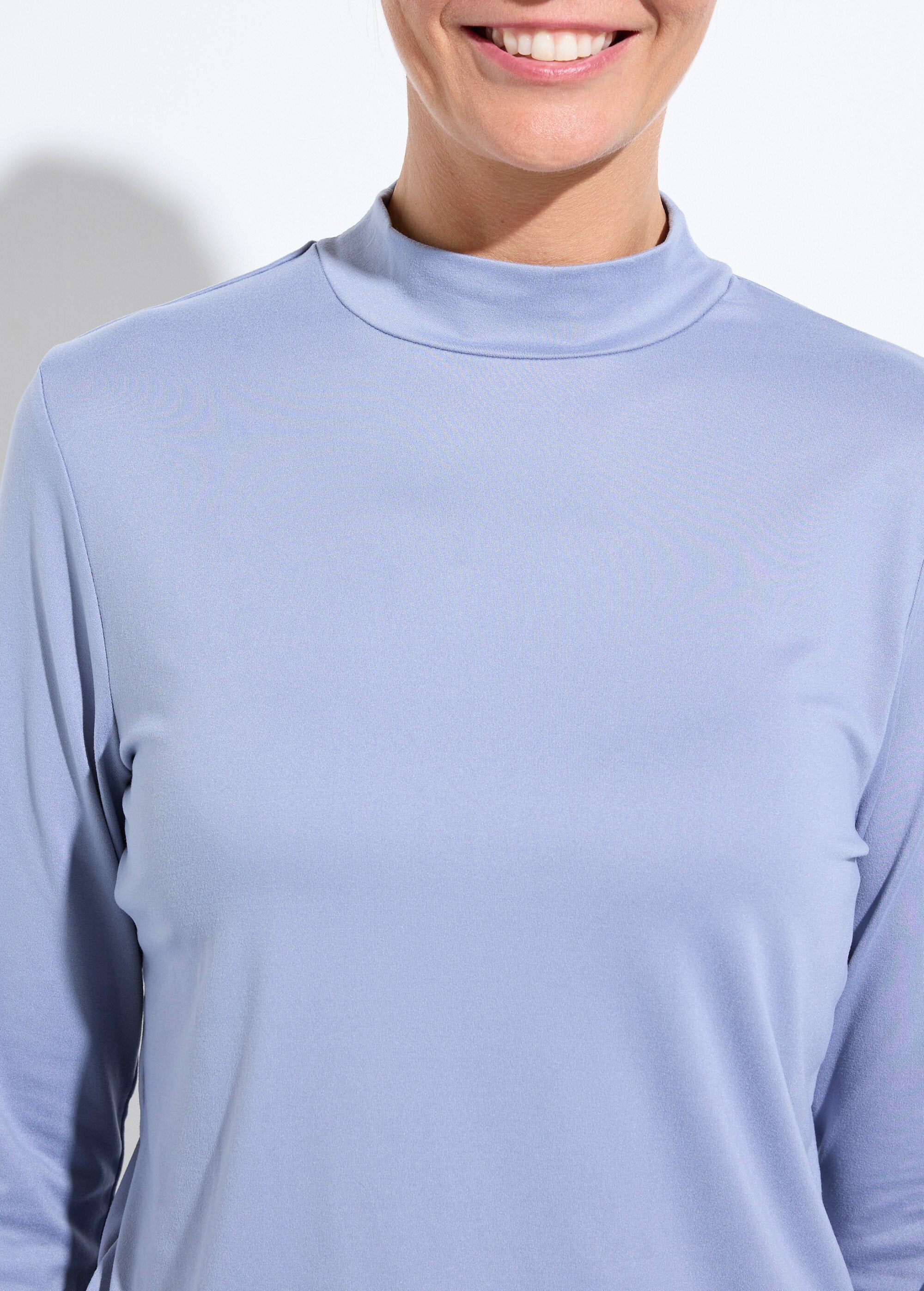 Soft,_long-sleeved,_high-neck_T-shirt_Indigo_DE1_slim