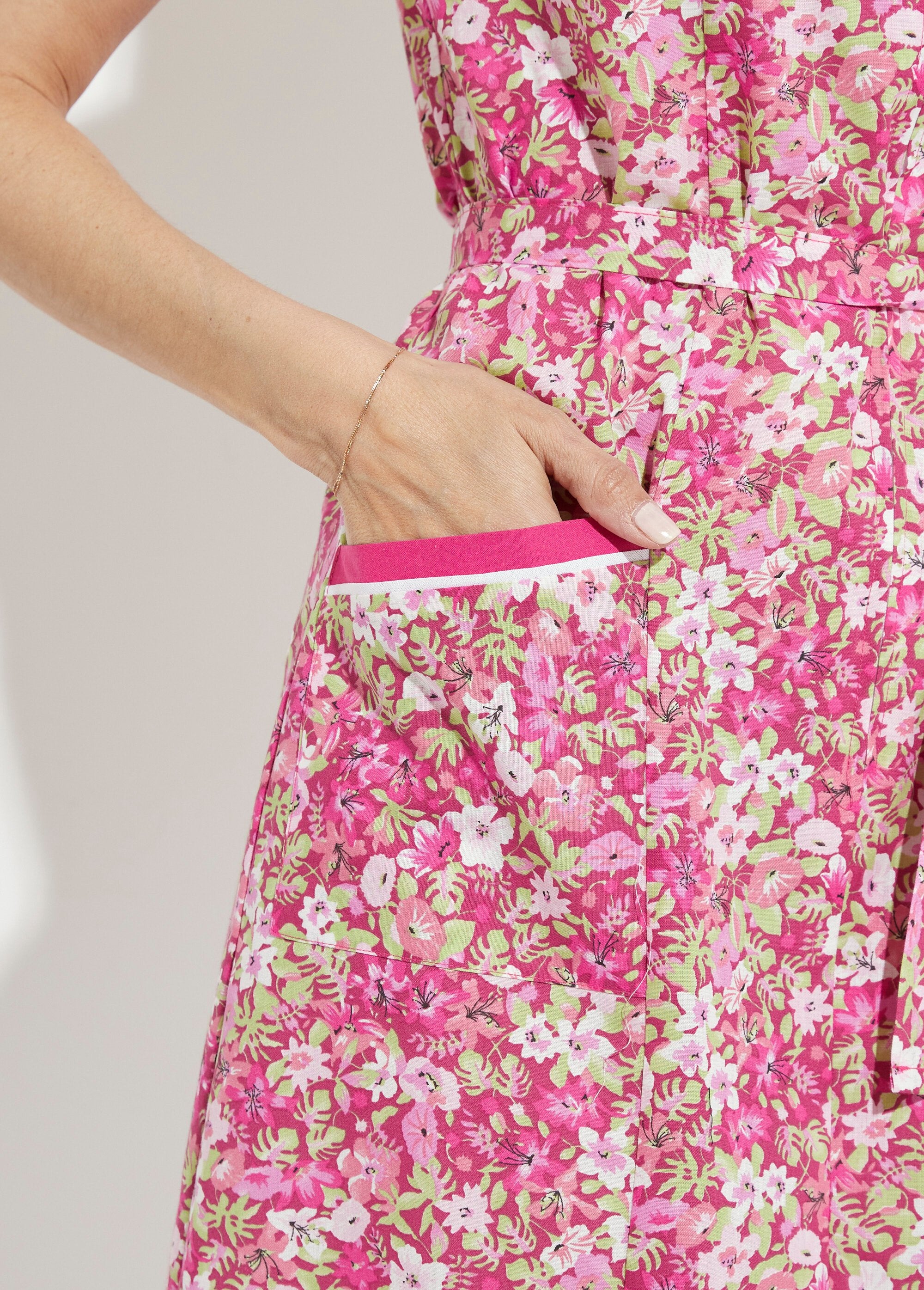 Floral_sleeveless_zipped_apron_Pink_DE3_slim
