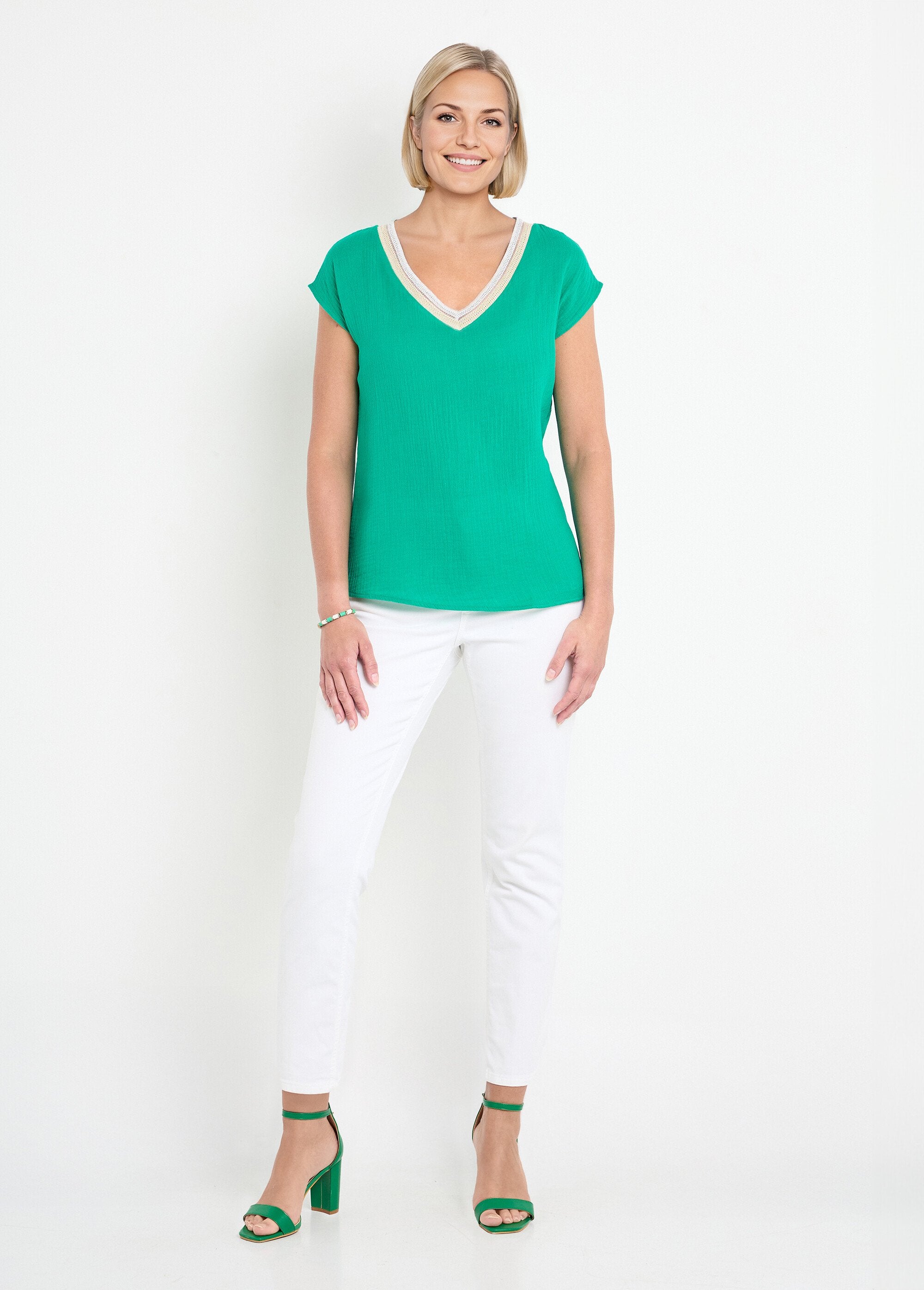 Cotton_gauze_blouse_with_V-neck_braid_Green_SF1_slim