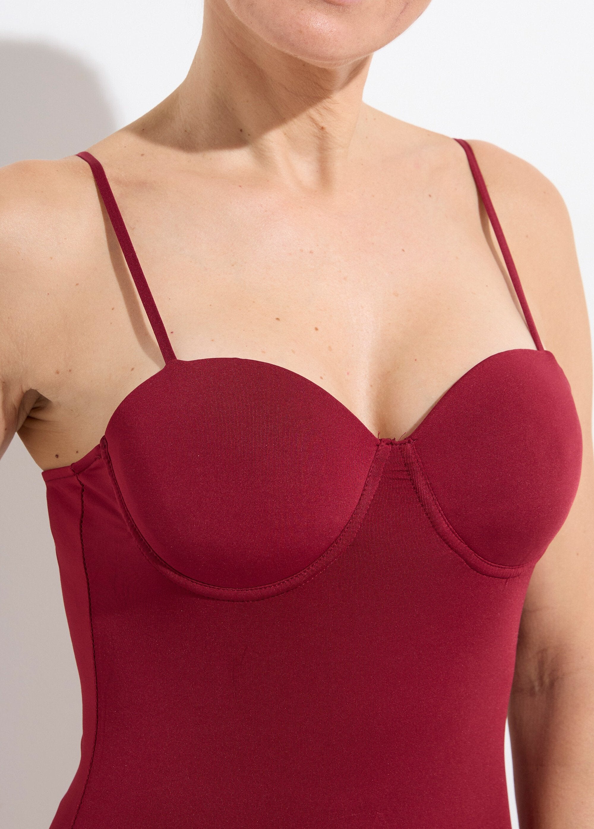 Invisible_microfiber_bodysuit_with_straps_Bordeaux_DE1_slim