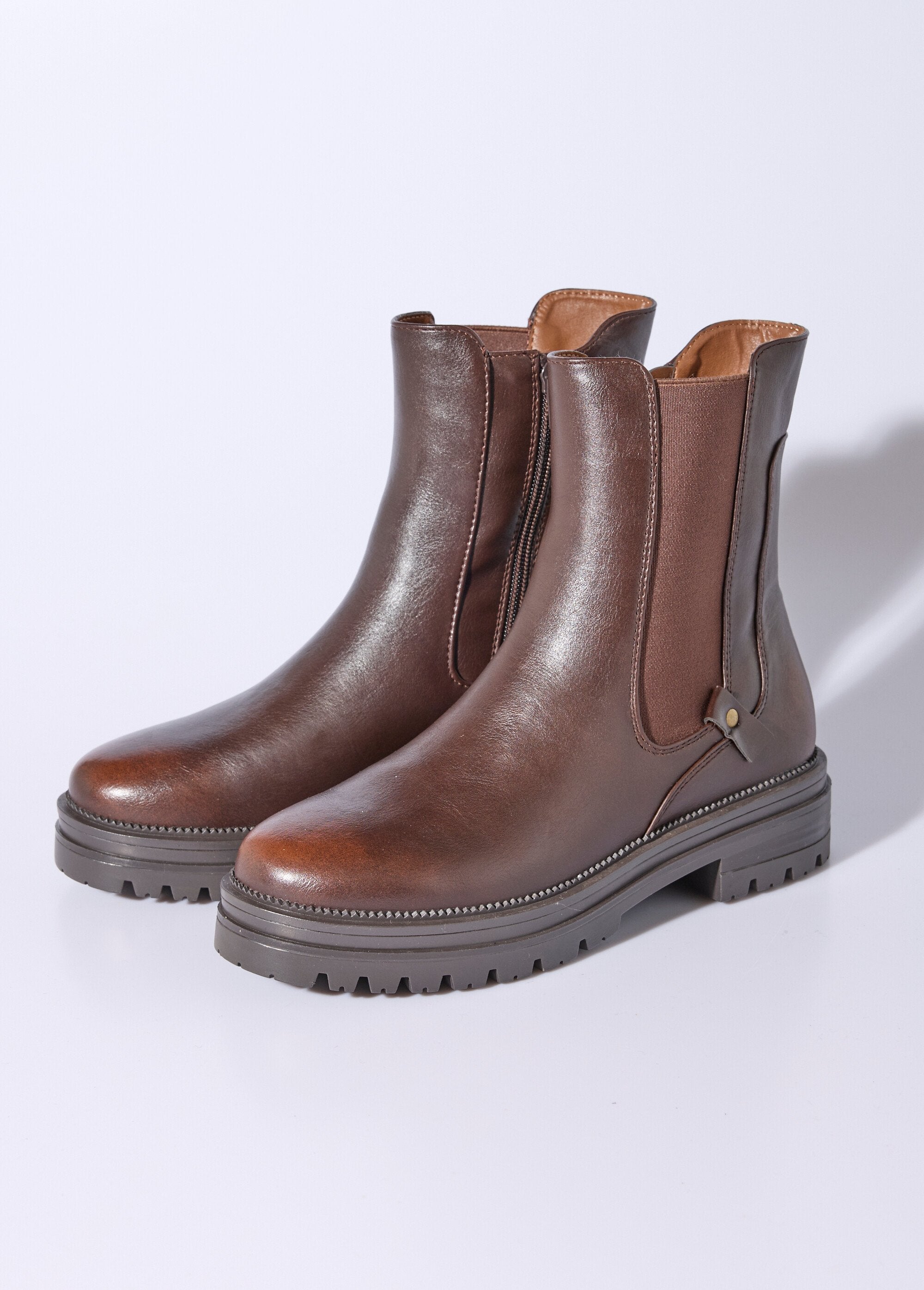 Boots_Chelsea_montantes_semelle_crantée_Marron_DE1_slim