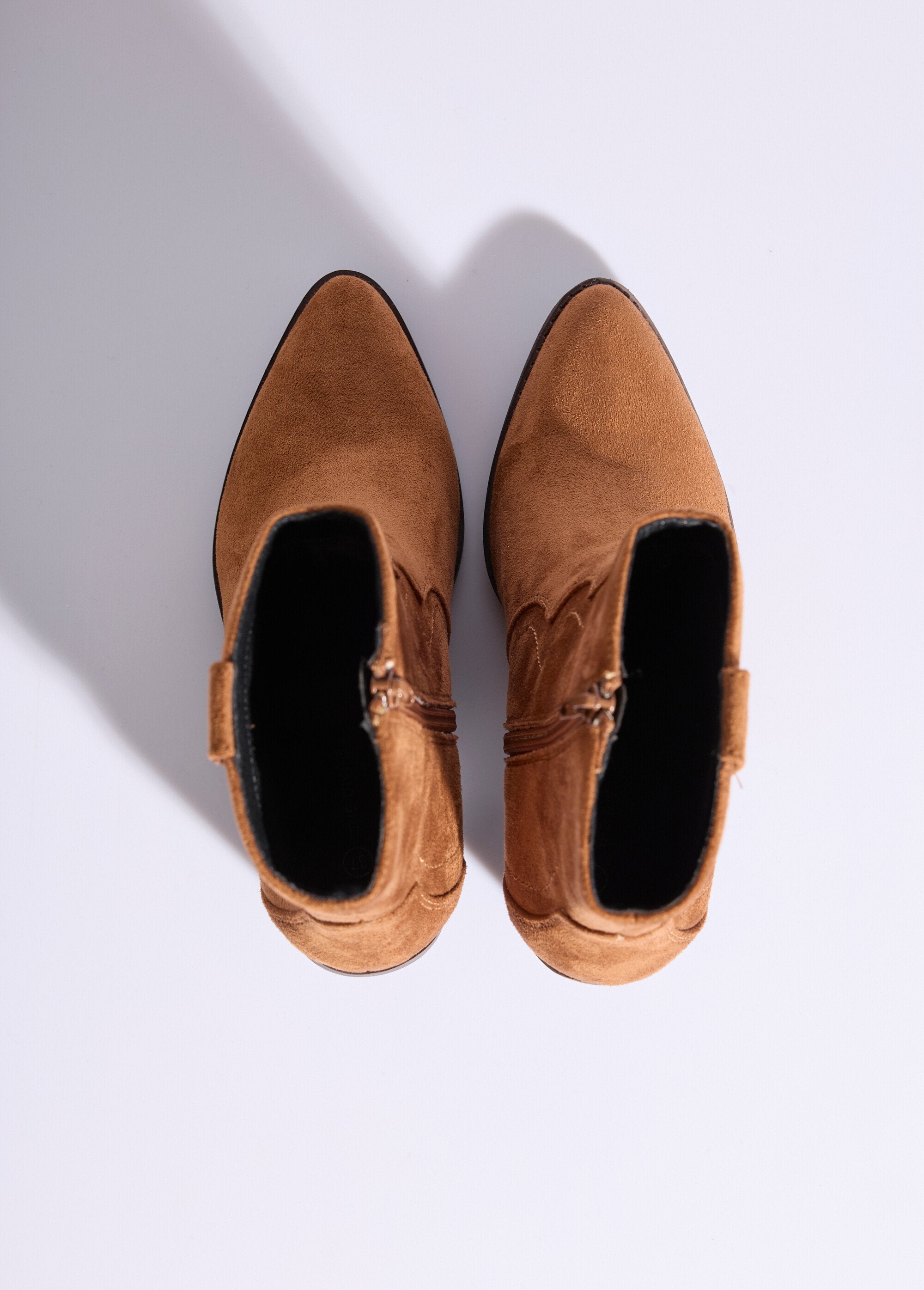 Boots_western_pointues,_talon_biseauté_Camel_OV1_slim
