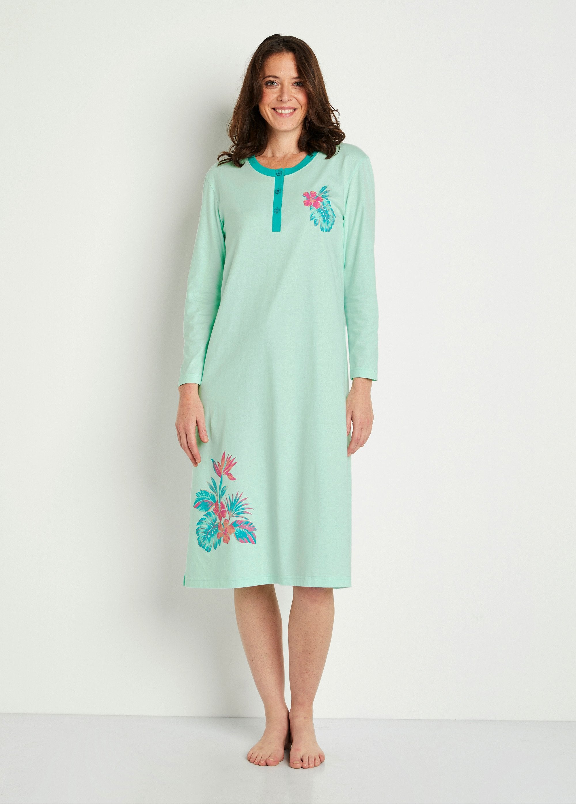 Plain_cotton_nightgown_with_pattern_Tropical_print_FA1_slim