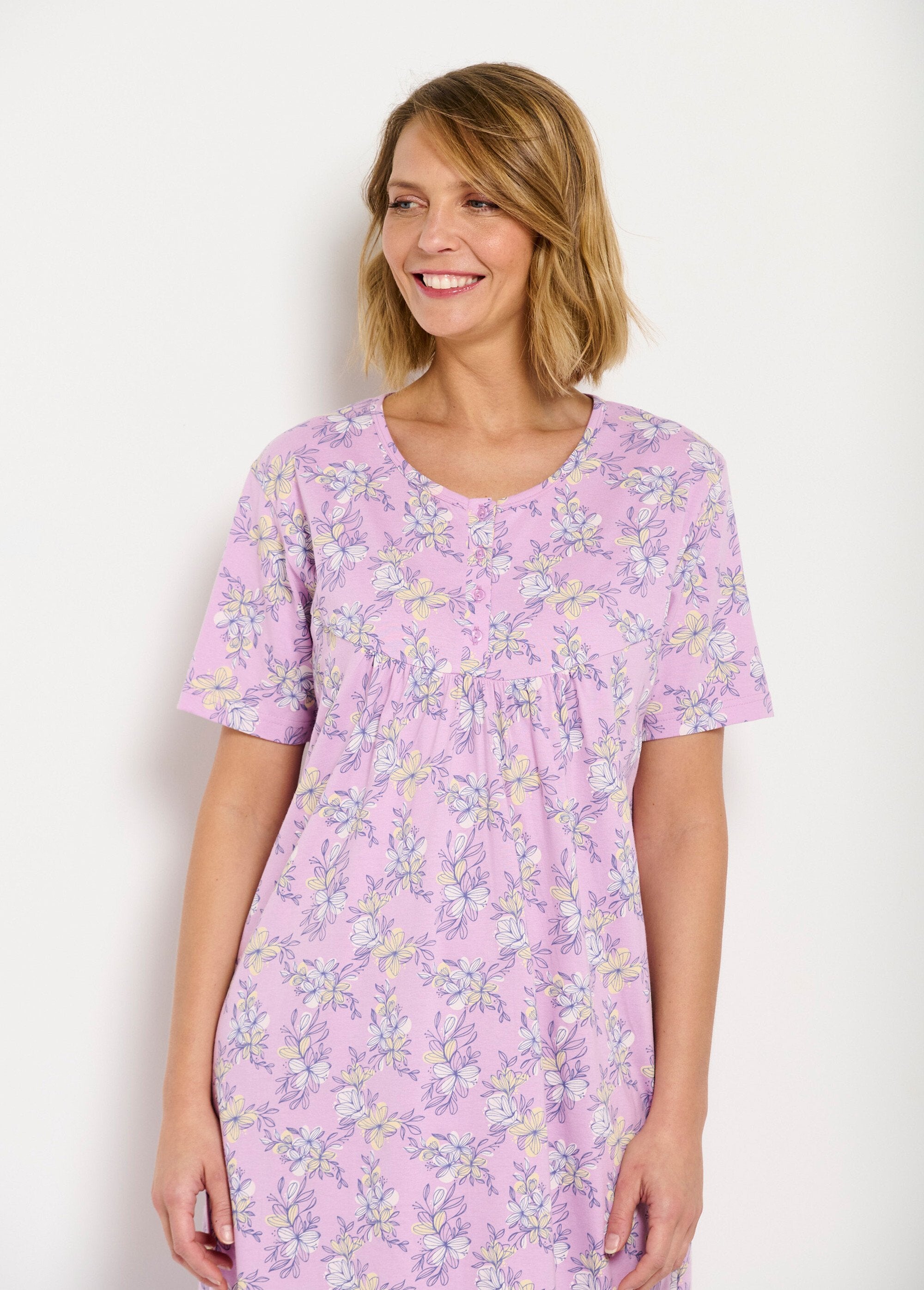 Long_cotton_nightgown_with_short_sleeves_Pink_DE1_slim