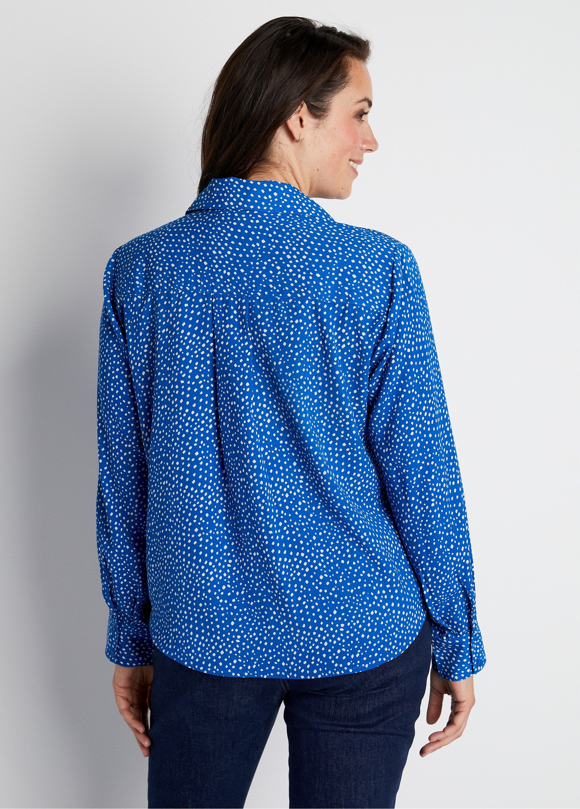 Buttoned_straight_blouse_with_polka_dot_print_Ecru_blue_DO1_curvy