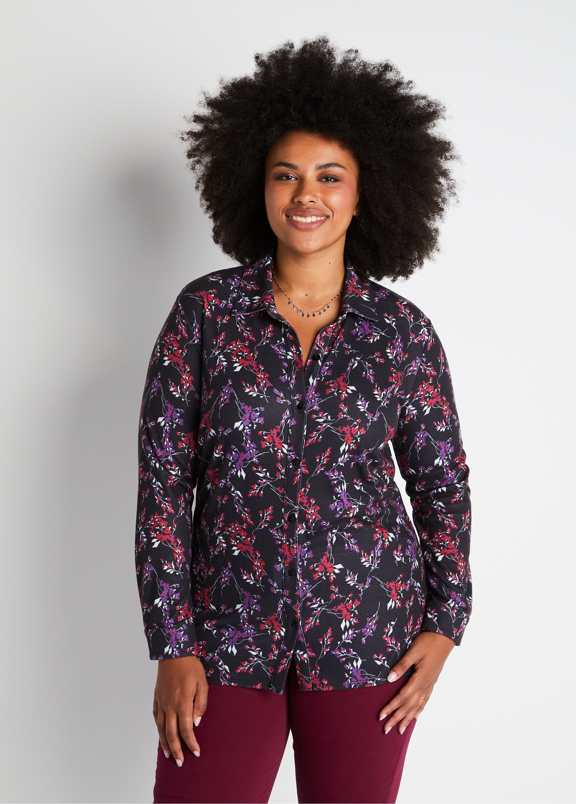 Warm_knit_floral_blouse_Black_print_FA1_curvy