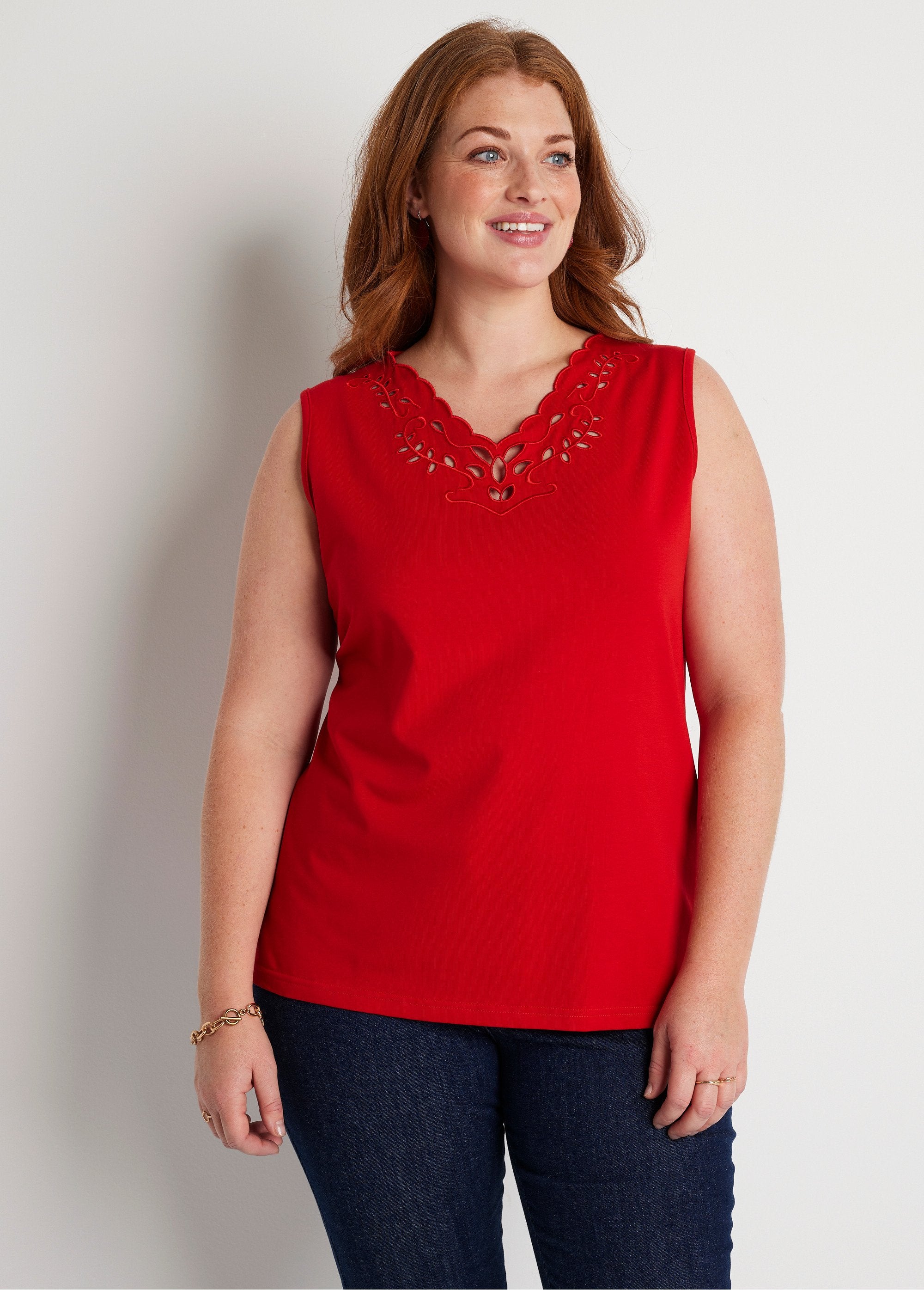 Embroidered_openwork_V-neck_tank_top_Red_FA1_curvy