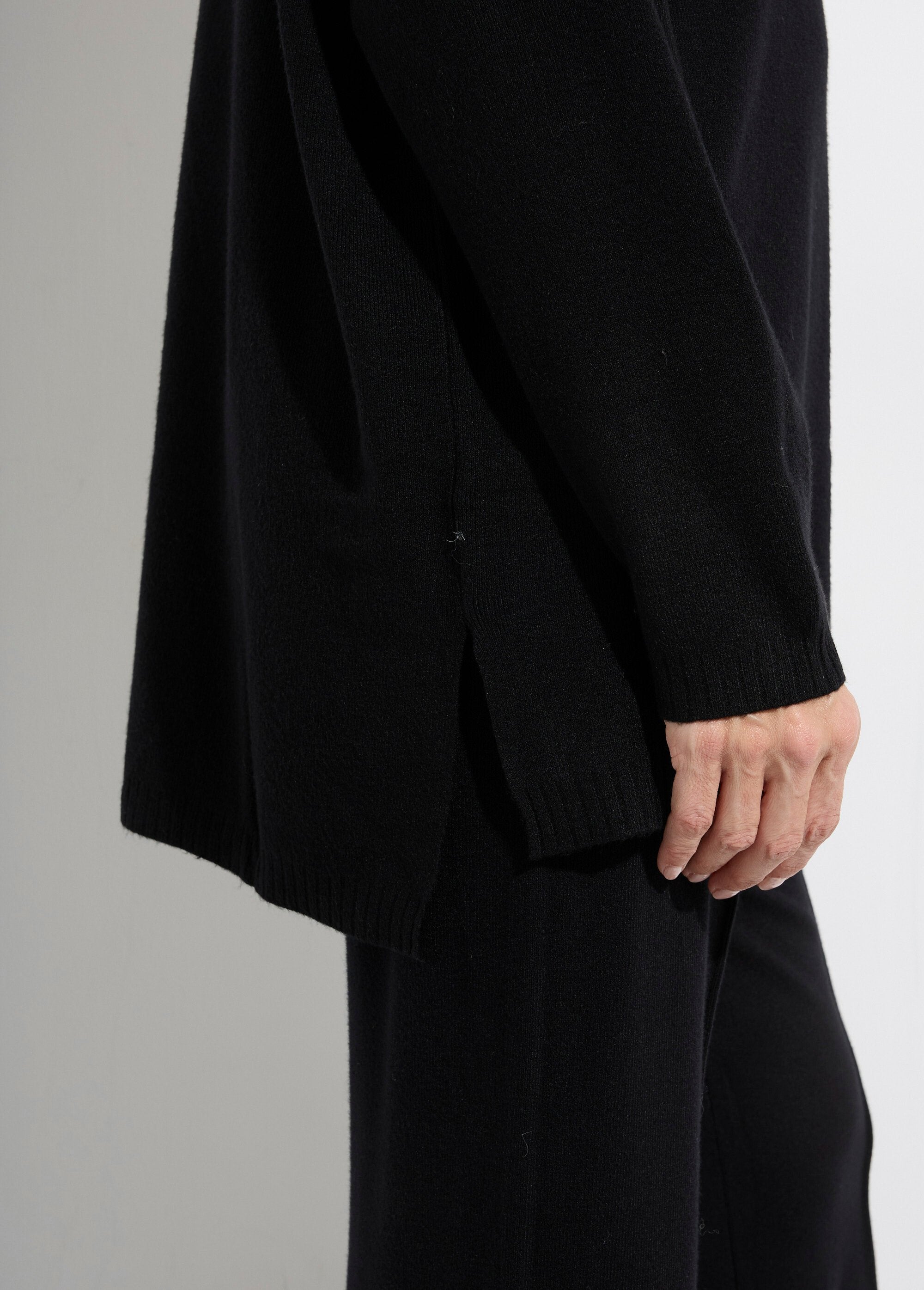 Knit_tunic_and_pants_set_Black_DE3_slim