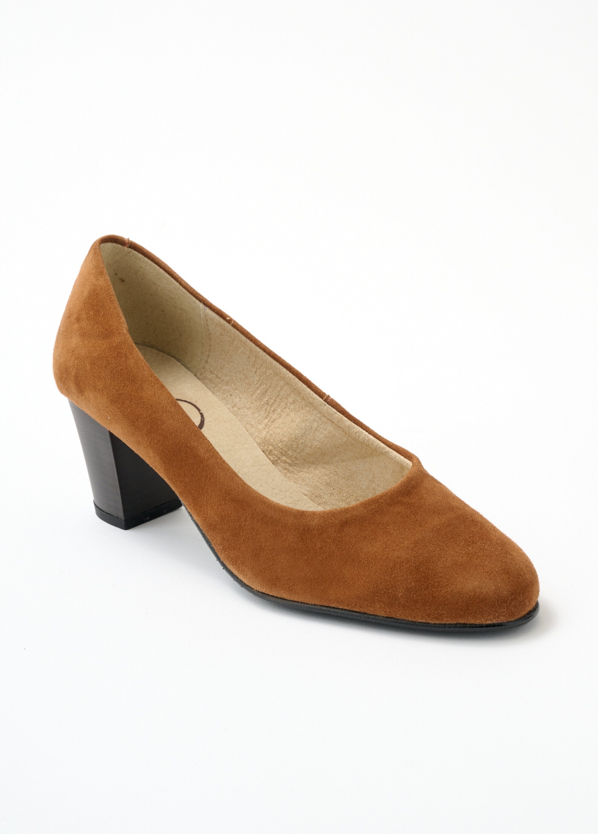 Comfortable_wide_leather_pump_with_round_toe_Brown_FA1_slim