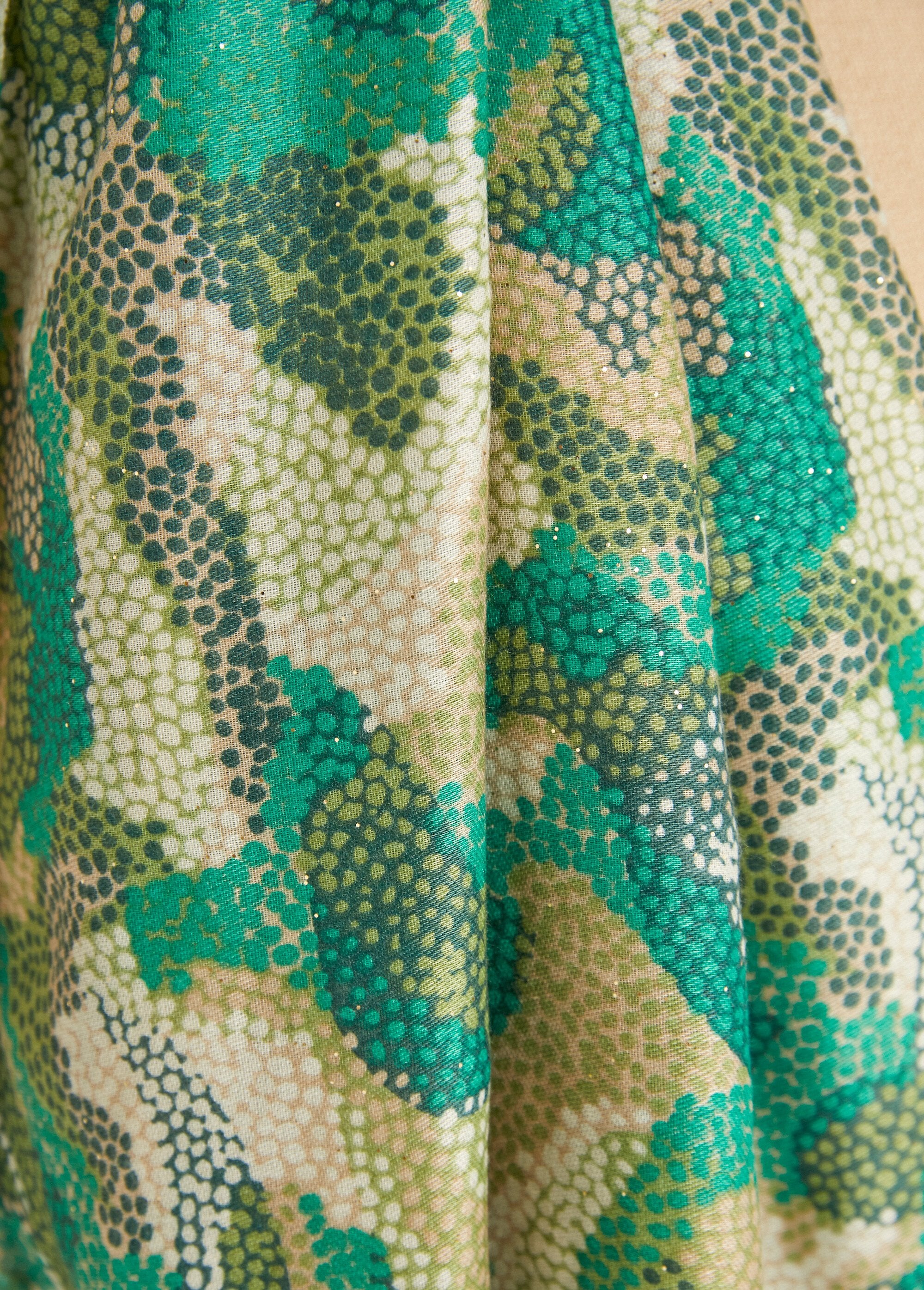 Glitter_pattern_printed_scarf_Green_DE2_slim