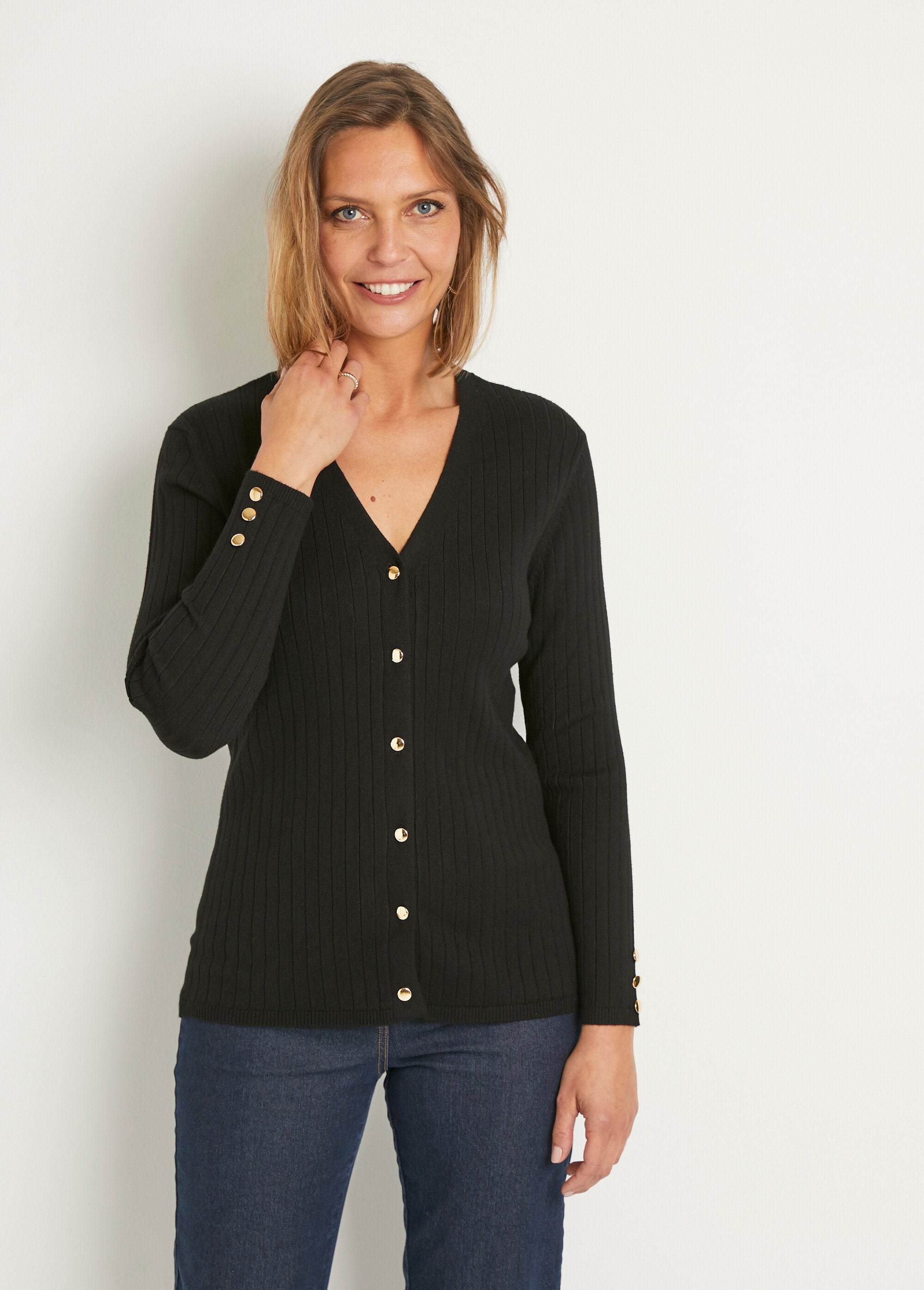 Ribbed_V-neck_short_vest_with_button_fastening_and_flat_ribbing_Black_FA1_slim