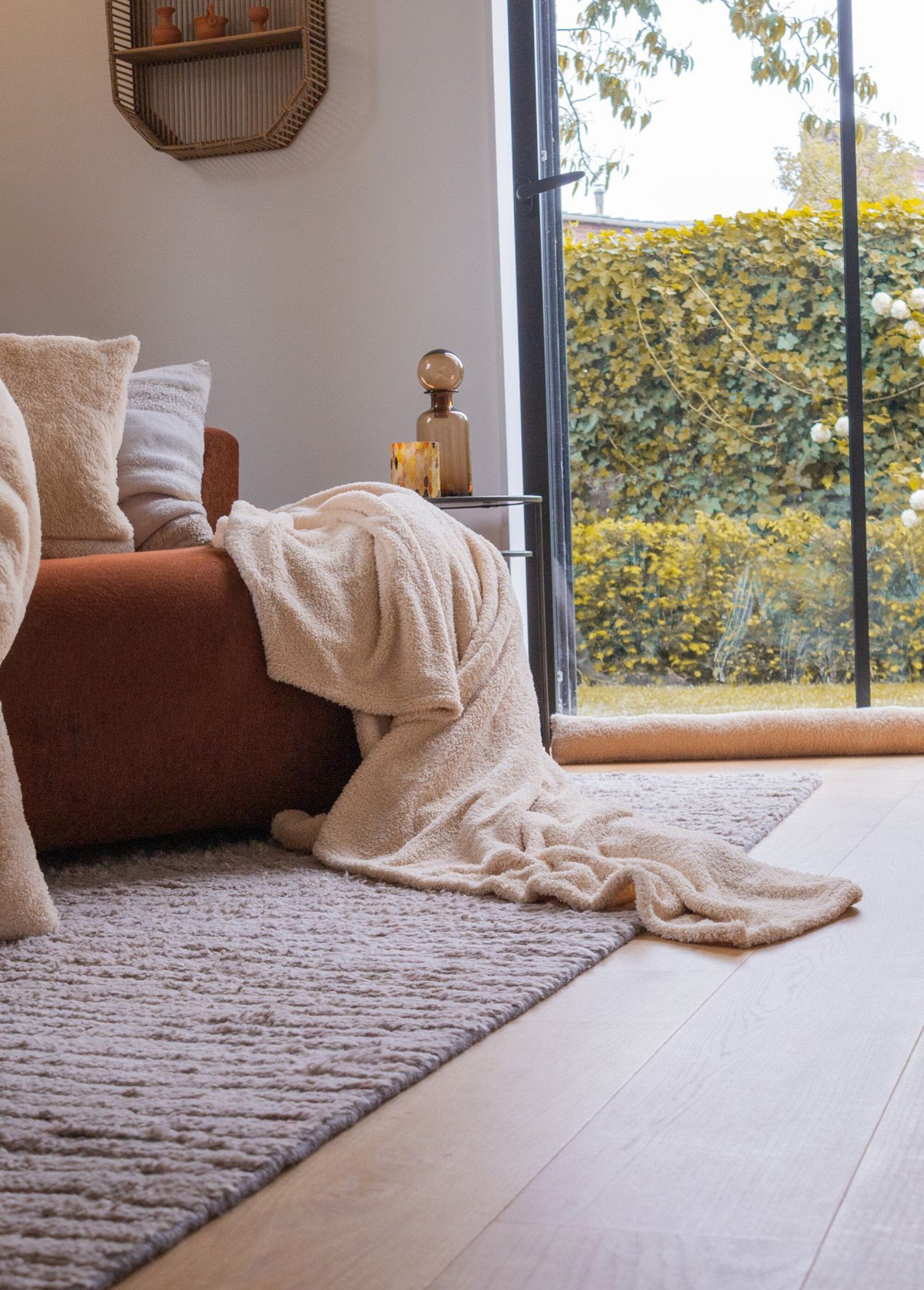 Large_warm_coral_fleece_blanket_2m_x_1.5m_Beige_SF1_slim