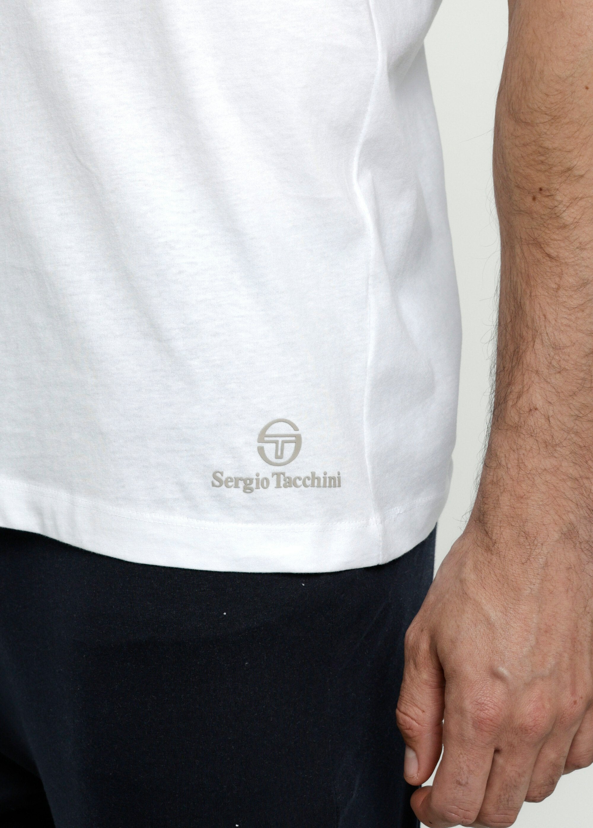 Essential_short-sleeved_V-neck_T-shirts_White_DE1_slim