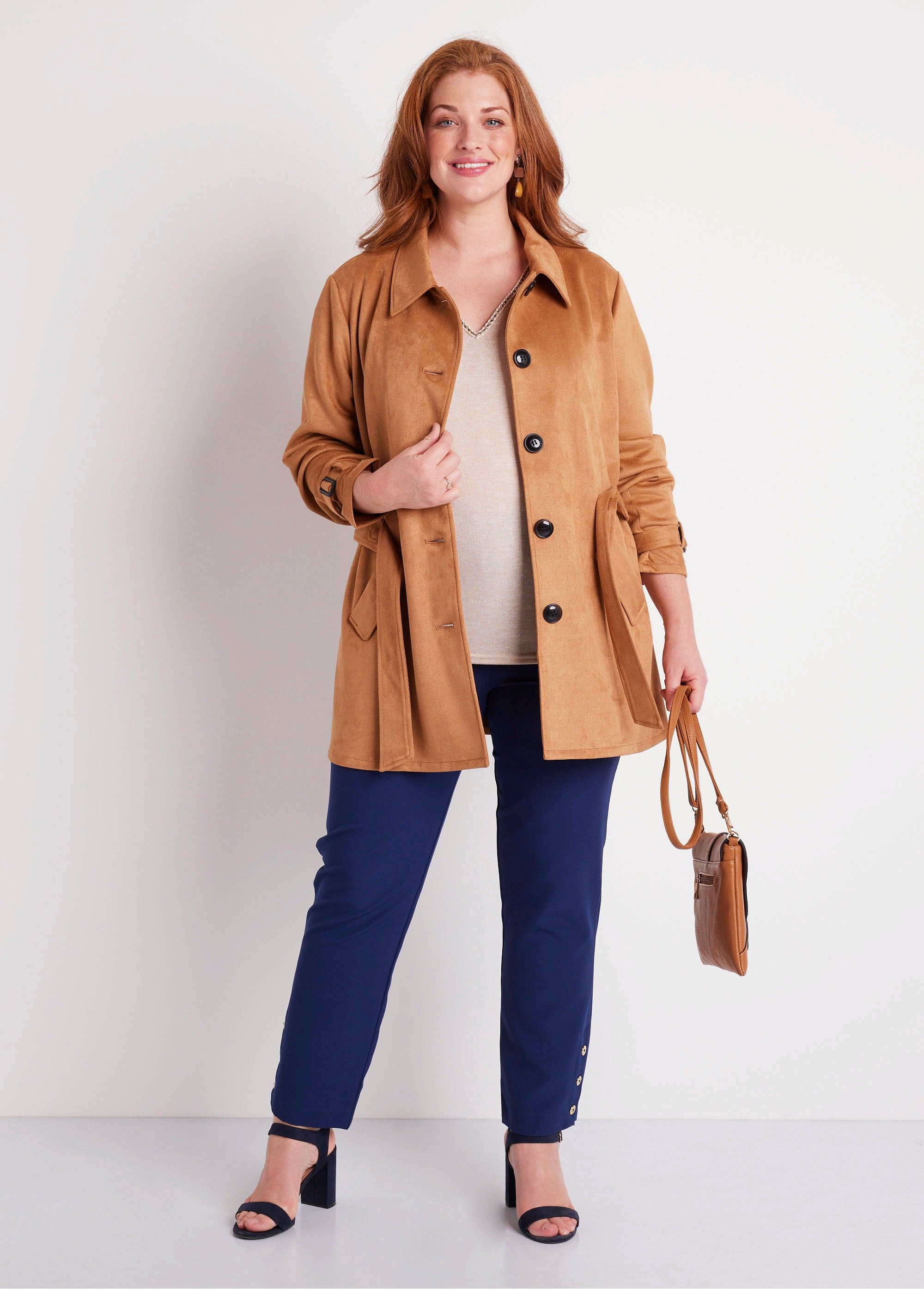 Short_suede_fabric_coat_Beige_SF1_curvy