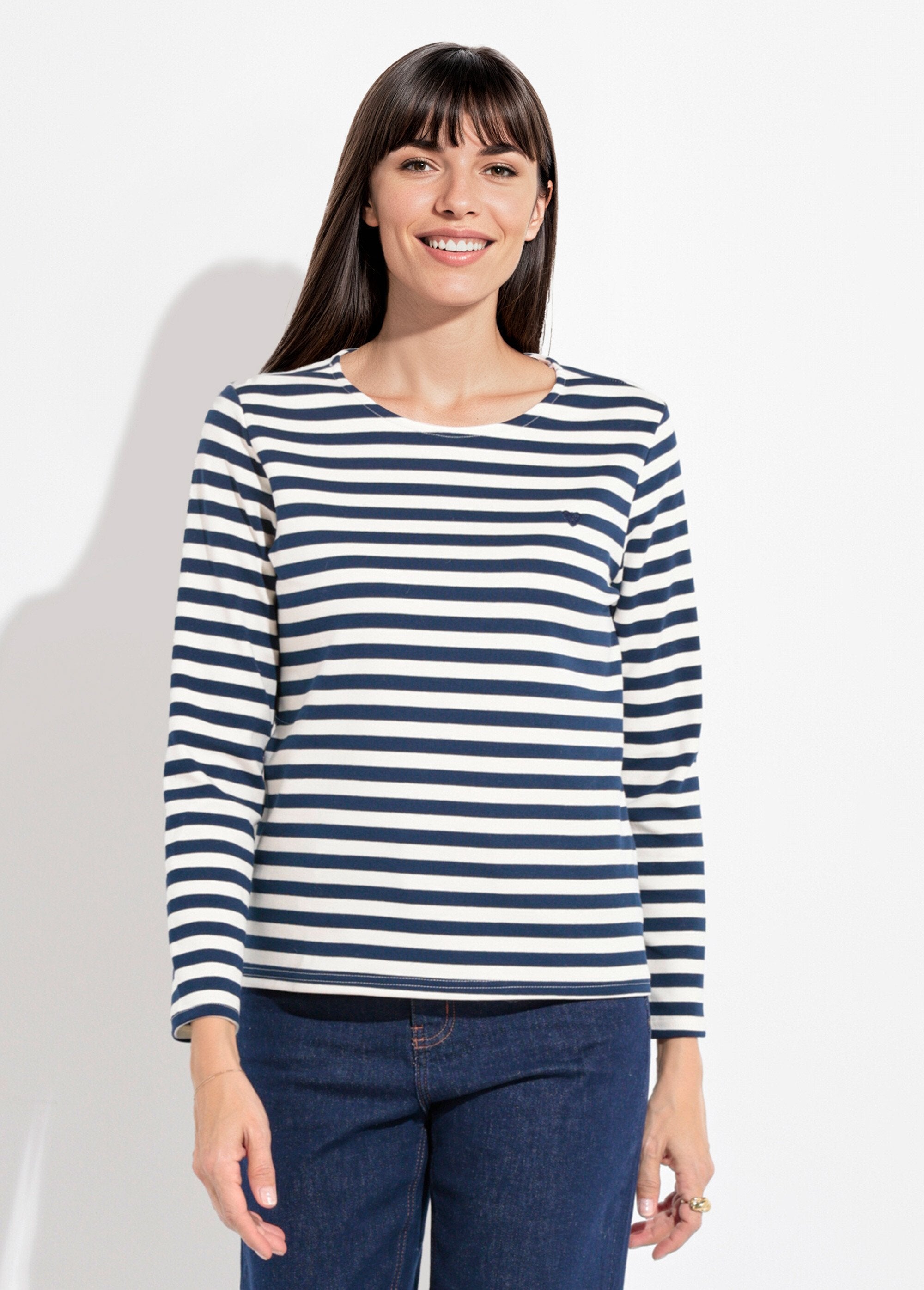 Sailor's_shirt_with_open_round_neck_and_heart_embroidery_Marine_FA1_slim
