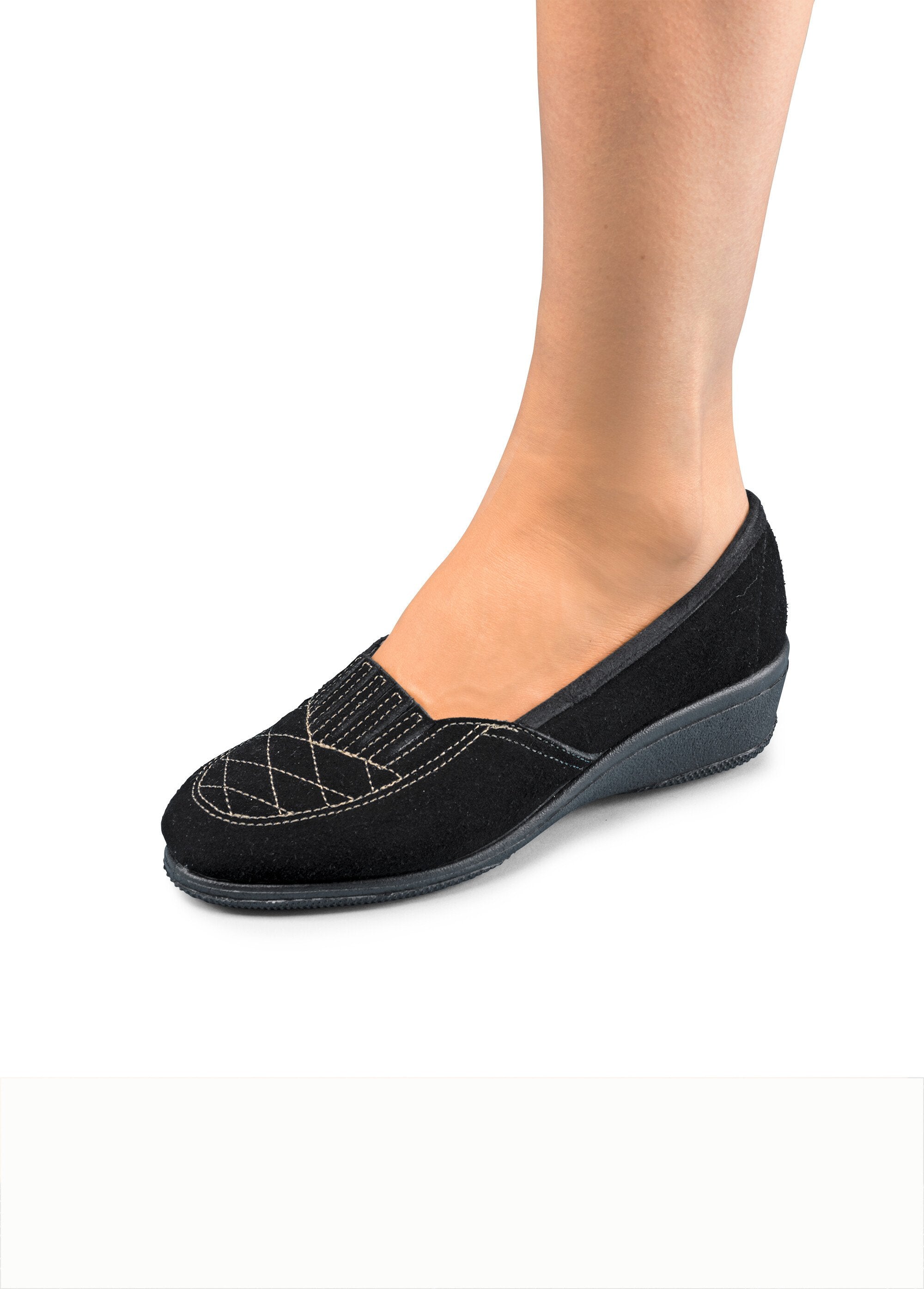 Wide_elasticated_leather_moccasins_Black_SF1_slim