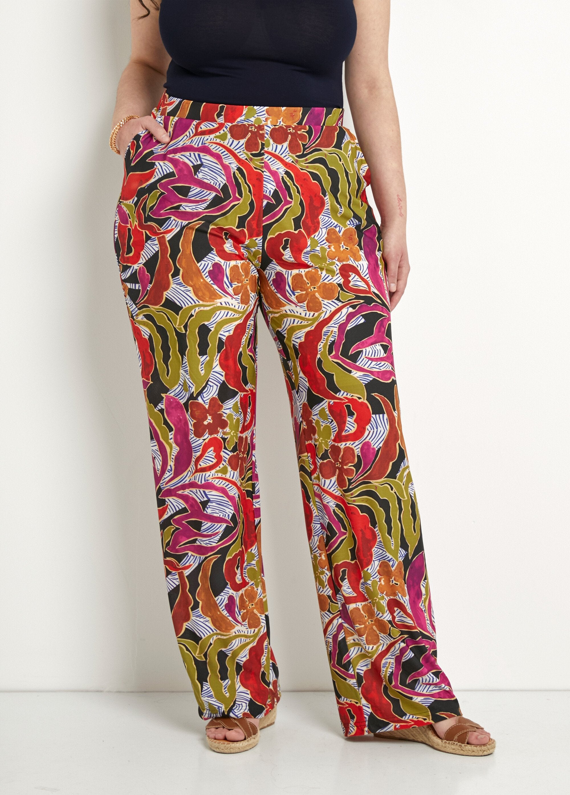 Wide_printed_elasticated_waist_pants_Black_and_parma_FA1_curvy