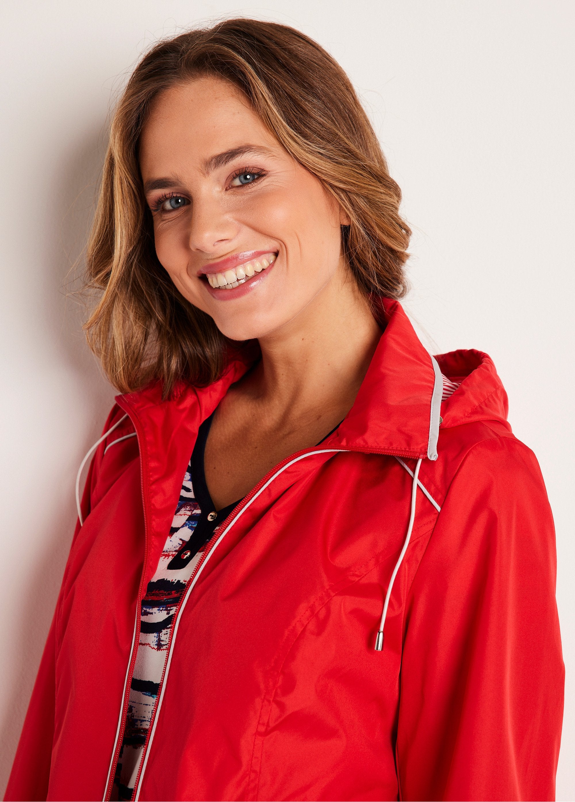 Short_zipped_parka_Red_DE1_slim