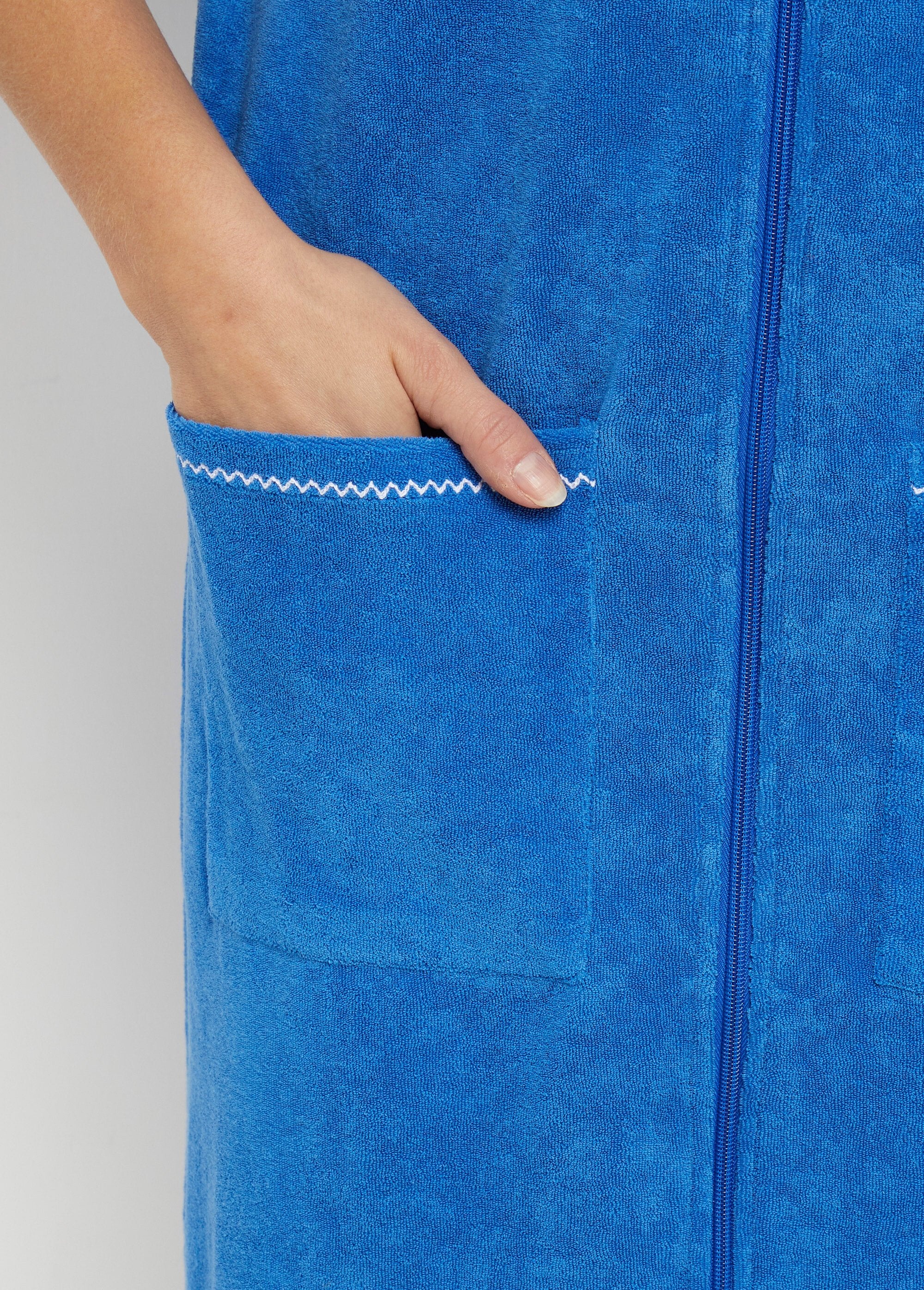 Plain_cotton_terry_bathrobe_with_zip_Blue_DE1_slim