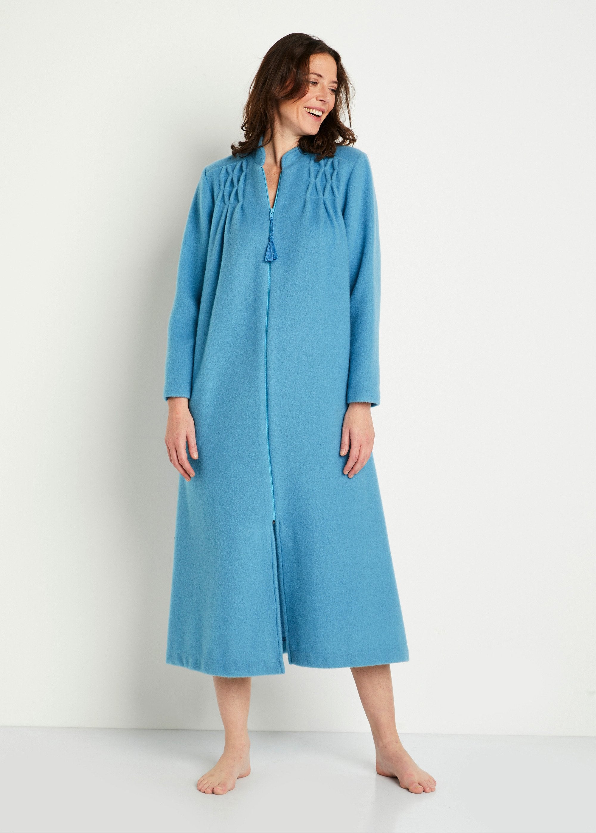 Courtelle®_zipped_knit_bathrobe_Blue_Duck_FA1_slim